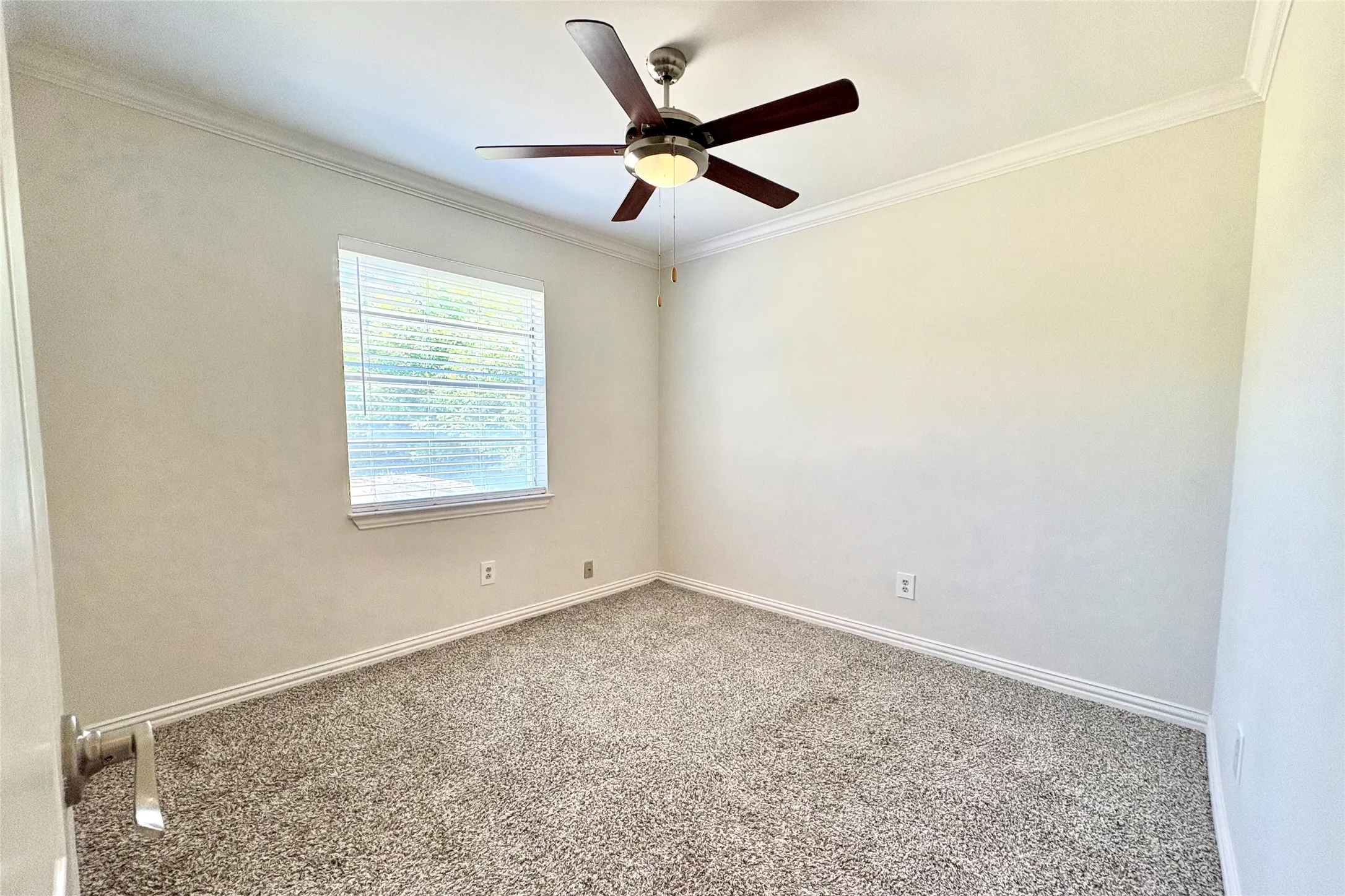 Single Family Residence For Sale in Dallas County , 601 Carpenter Drive, Garland, Texas 75040, 3 Bedroom, 2 Bathroom, 1 Garage spaces, 1,222 Sqft, built in 1966, mls#21339535, Real Estate Agent in Garland, Homes For Sale in Dallas county, Homes For Sale in Garland, Realtor in Garland Texas, Real Estate Brokerage Independent Realty Texas, Luminita Cordes Realtor