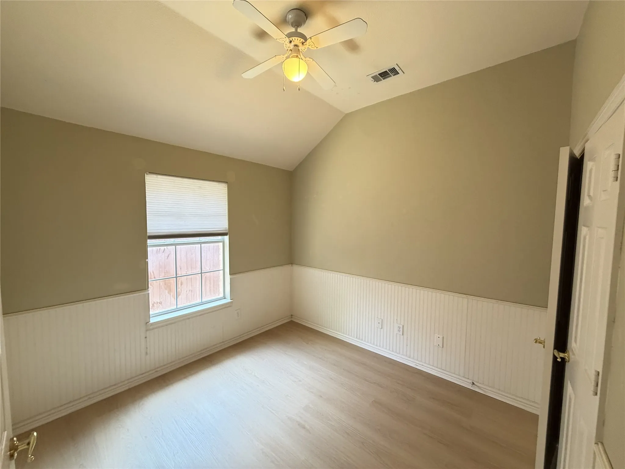 Single Family Residence For Rent in Collin County , 312 Calstone Drive, Allen, Texas 75013, 4 Bedrooms, 2 Bathrooms, 2 Garage spaces, 2,031 Sqft, built in 1996, Price $2,200, mls#21340000, Real Estate Agent in Allen, Homes For Rent in Collin county, Homes For Rent in Allen, Realtor in Allen Texas, Real Estate Brokerage Independent Realty Texas, Luminita Cordes Realtor