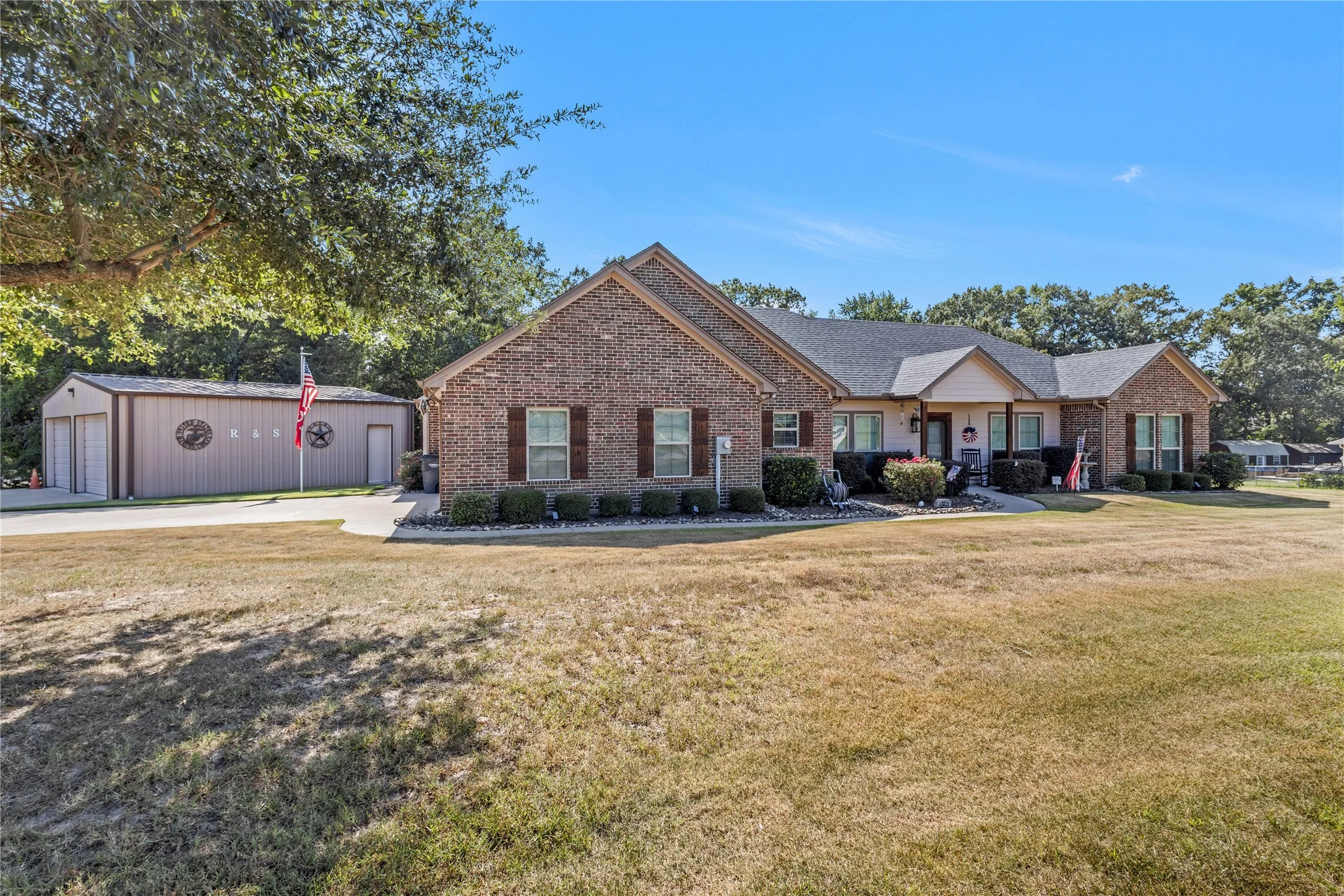 Single Family Residence For Sale in Rains County , 530 Rs County Road 4269, Emory, Texas 75440, 3 Bedroom, 2 Bathroom, 4 Garage spaces, 1,891 Sqft, built in 2018, mls#21339460, Real Estate Agent in Emory, Homes For Sale in Rains county, Homes For Sale in Emory, Realtor in Emory Texas, Real Estate Brokerage Independent Realty Texas, Luminita Cordes Realtor