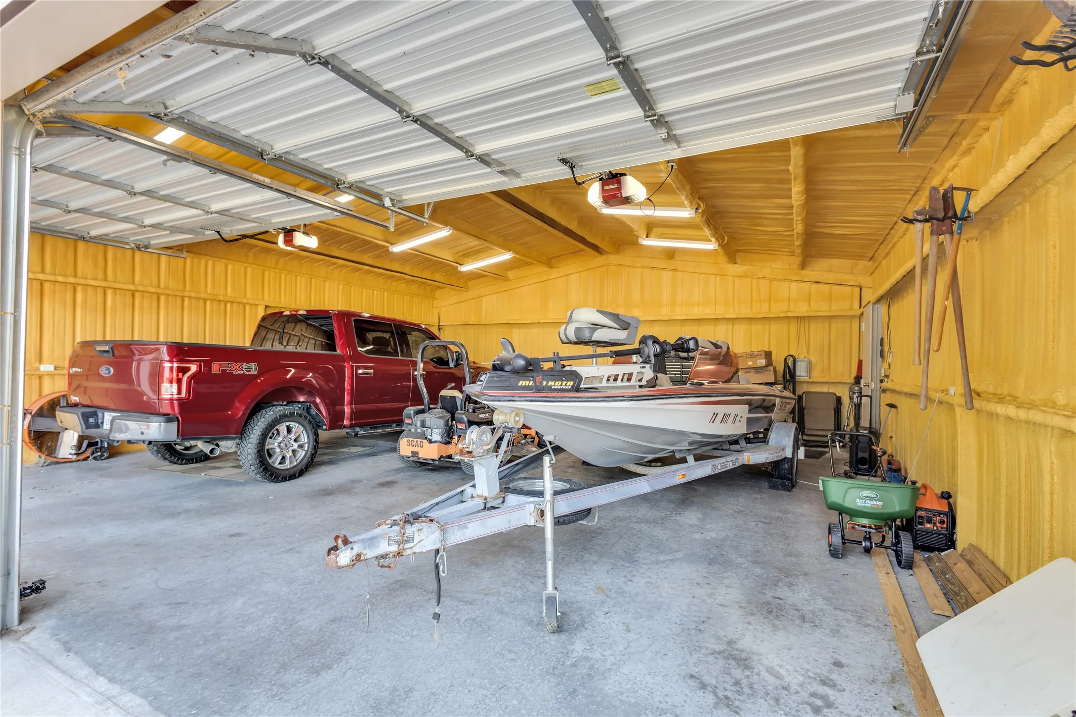 Single Family Residence For Sale in Rains County , 530 Rs County Road 4269, Emory, Texas 75440, 3 Bedroom, 2 Bathroom, 4 Garage spaces, 1,891 Sqft, built in 2018, mls#21339460, Real Estate Agent in Emory, Homes For Sale in Rains county, Homes For Sale in Emory, Realtor in Emory Texas, Real Estate Brokerage Independent Realty Texas, Luminita Cordes Realtor