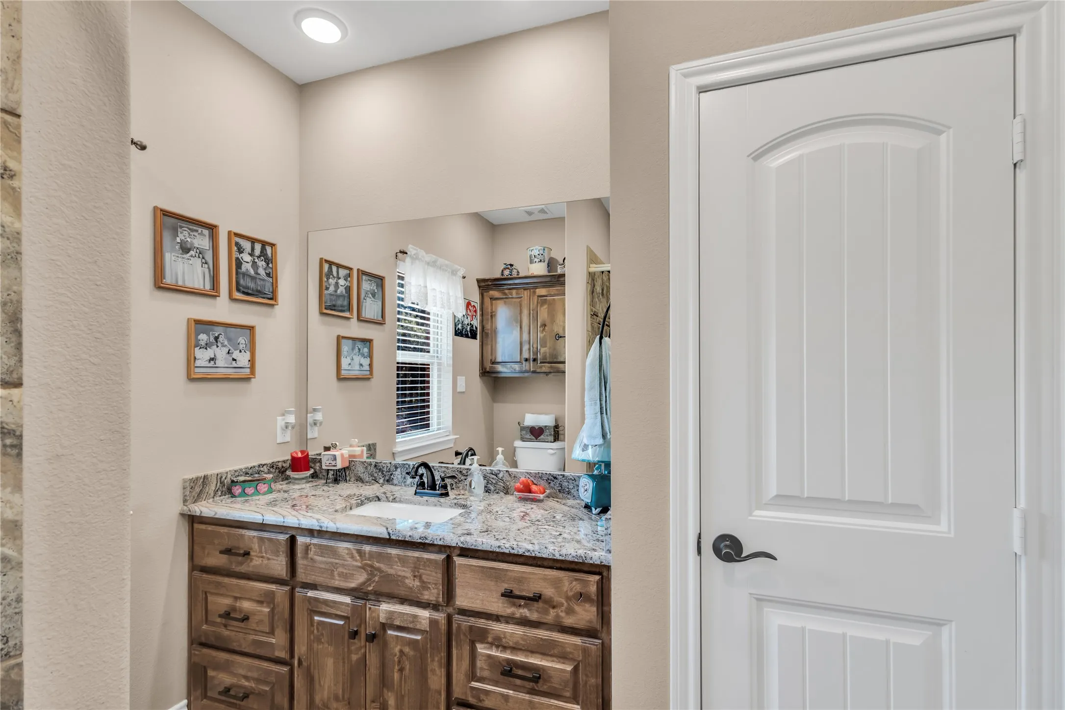 Single Family Residence For Sale in Rains County , 530 Rs County Road 4269, Emory, Texas 75440, 3 Bedroom, 2 Bathroom, 4 Garage spaces, 1,891 Sqft, built in 2018, mls#21339460, Real Estate Agent in Emory, Homes For Sale in Rains county, Homes For Sale in Emory, Realtor in Emory Texas, Real Estate Brokerage Independent Realty Texas, Luminita Cordes Realtor