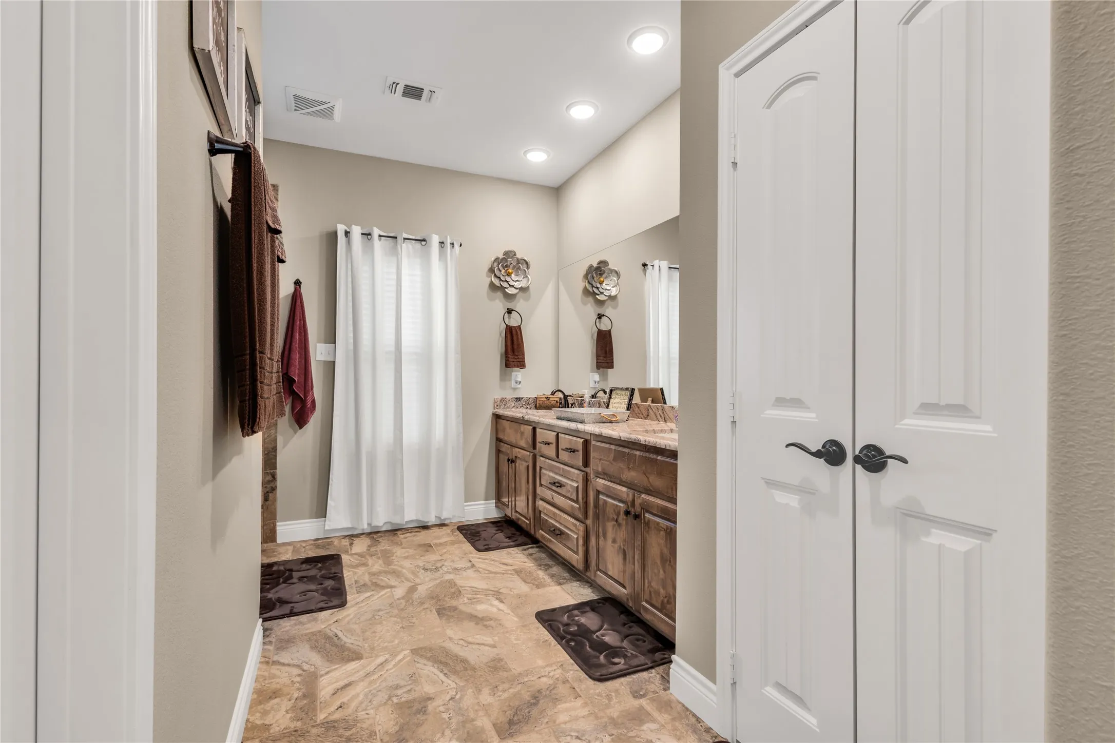Single Family Residence For Sale in Rains County , 530 Rs County Road 4269, Emory, Texas 75440, 3 Bedroom, 2 Bathroom, 4 Garage spaces, 1,891 Sqft, built in 2018, mls#21339460, Real Estate Agent in Emory, Homes For Sale in Rains county, Homes For Sale in Emory, Realtor in Emory Texas, Real Estate Brokerage Independent Realty Texas, Luminita Cordes Realtor
