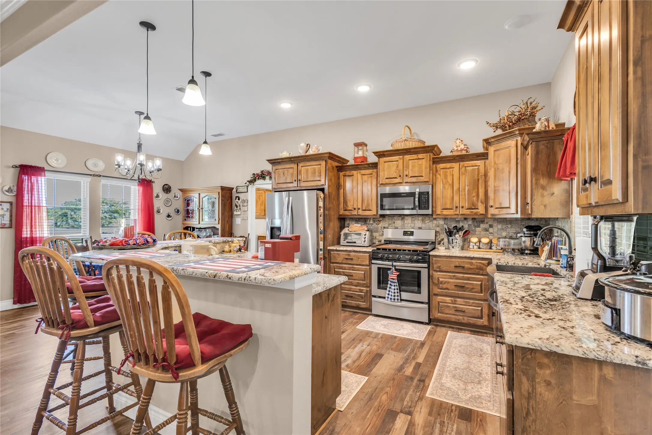 Single Family Residence For Sale in Rains County , 530 Rs County Road 4269, Emory, Texas 75440, 3 Bedroom, 2 Bathroom, 4 Garage spaces, 1,891 Sqft, built in 2018, mls#21339460, Real Estate Agent in Emory, Homes For Sale in Rains county, Homes For Sale in Emory, Realtor in Emory Texas, Real Estate Brokerage Independent Realty Texas, Luminita Cordes Realtor