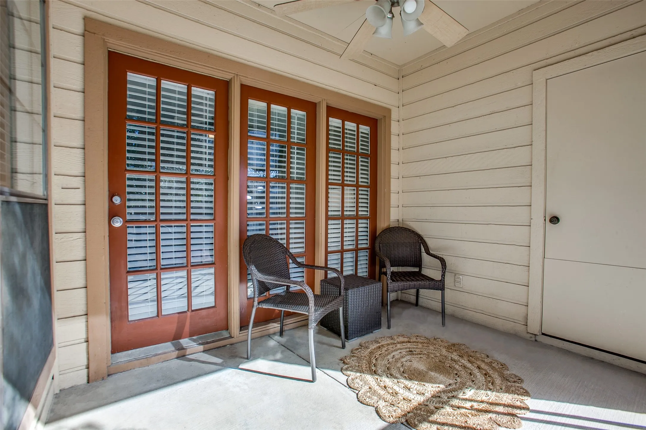 Condominium For Rent in Dallas County , 16301 Ledgemont Lane 202, Addison, Texas 75001, 1 Bedroom, 1 Bathroom, Garage spaces, 739 Sqft, built in 1982, mls#21338003, Real Estate Agent in Addison, Homes For Rent in Dallas county, Homes For Rent in Addison, Realtor in Addison Texas, Real Estate Brokerage Independent Realty Texas, Luminita Cordes Realtor