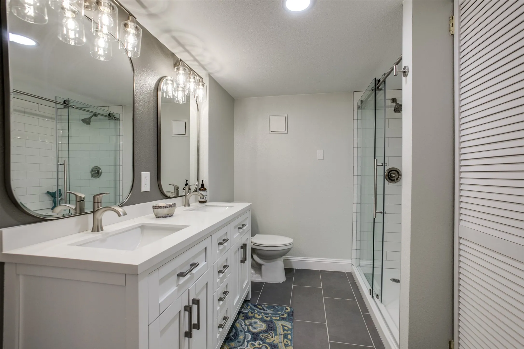 Condominium For Rent in Dallas County , 16301 Ledgemont Lane 202, Addison, Texas 75001, 1 Bedroom, 1 Bathroom, Garage spaces, 739 Sqft, built in 1982, mls#21338003, Real Estate Agent in Addison, Homes For Rent in Dallas county, Homes For Rent in Addison, Realtor in Addison Texas, Real Estate Brokerage Independent Realty Texas, Luminita Cordes Realtor