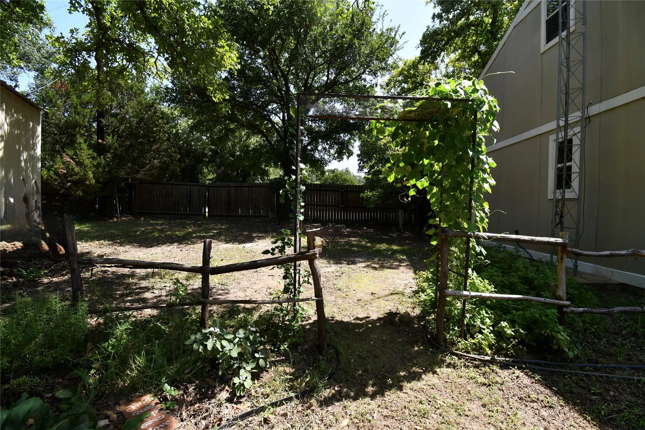 Single Family Residence For Sale in Parker County , 1545 Old Authon Road, Weatherford, Texas 76088, 3 Bedroom, 2 Bathroom, Garage spaces, 1,120 Sqft, built in 2016, mls#21336798, Real Estate Agent in Weatherford, Homes For Sale in Parker county, Homes For Sale in Weatherford, Realtor in Weatherford Texas, Real Estate Brokerage Independent Realty Texas, Luminita Cordes Realtor