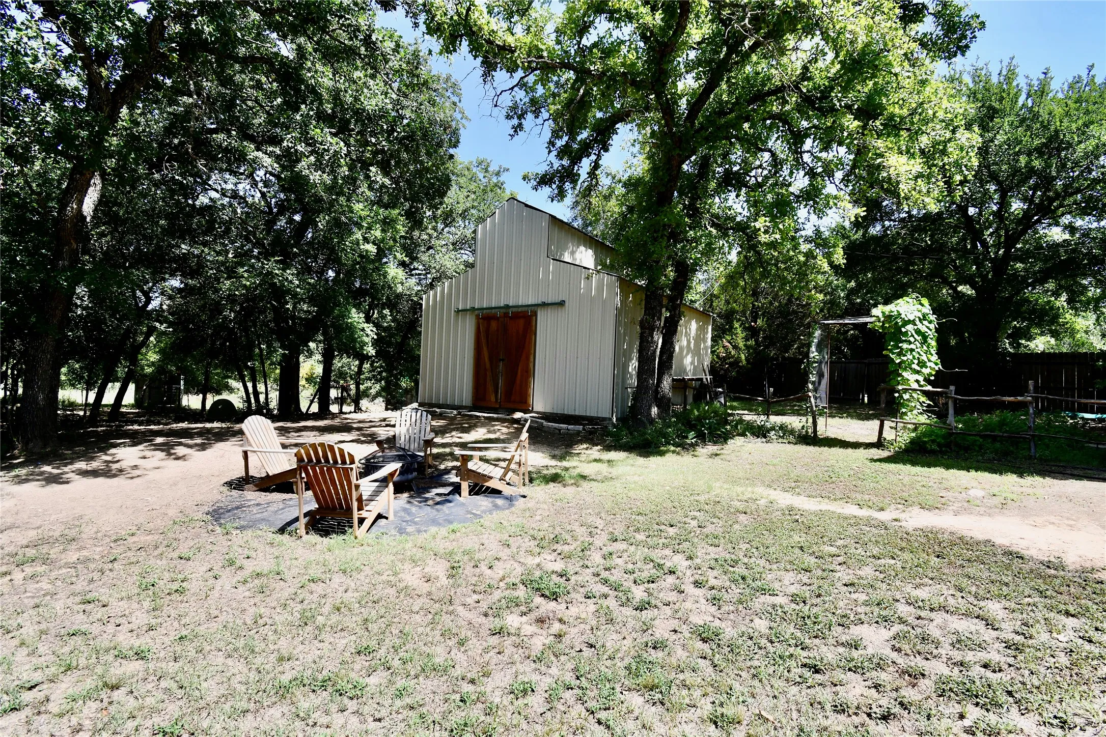 Single Family Residence For Sale in Parker County , 1545 Old Authon Road, Weatherford, Texas 76088, 3 Bedroom, 2 Bathroom, Garage spaces, 1,120 Sqft, built in 2016, mls#21336798, Real Estate Agent in Weatherford, Homes For Sale in Parker county, Homes For Sale in Weatherford, Realtor in Weatherford Texas, Real Estate Brokerage Independent Realty Texas, Luminita Cordes Realtor