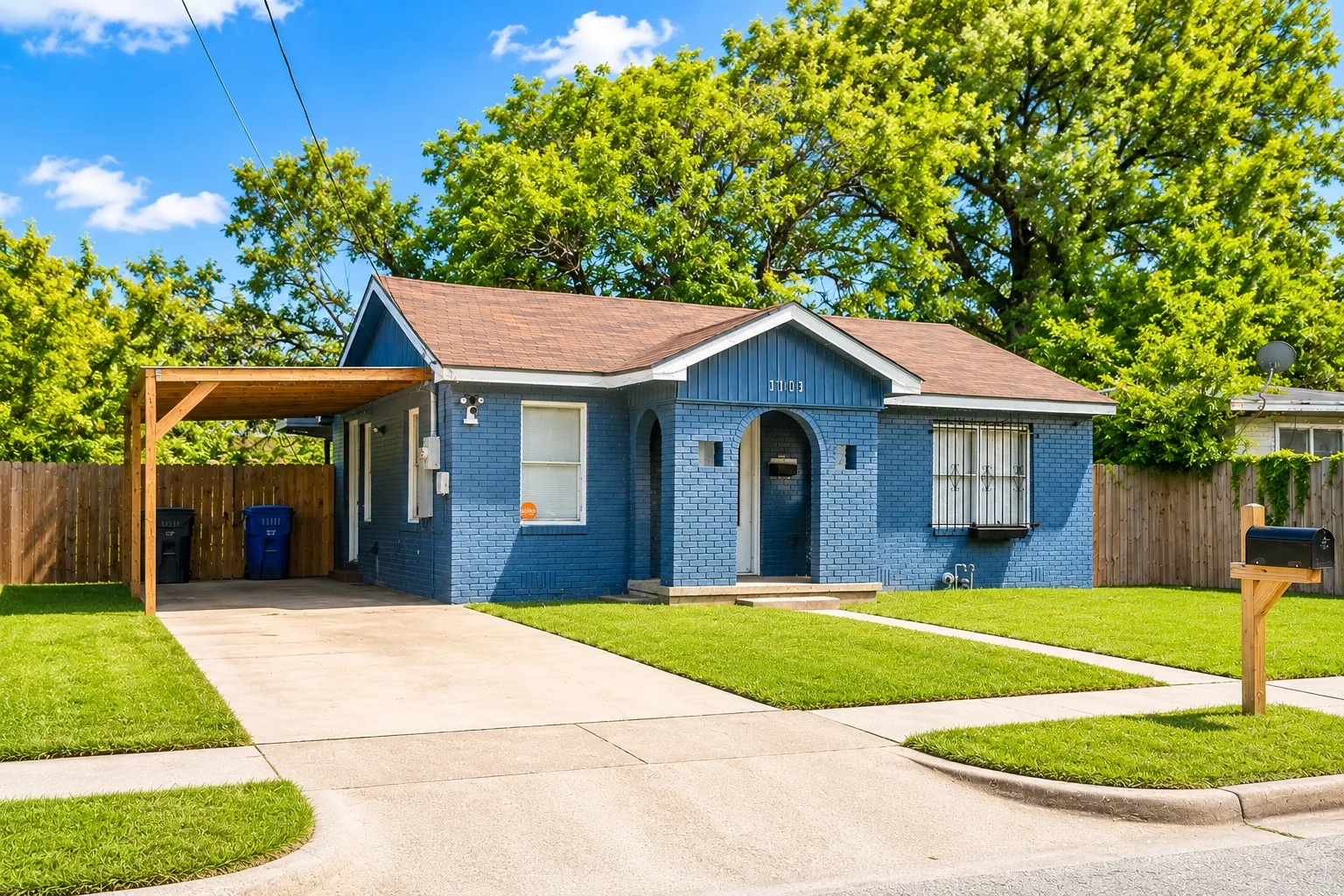 Single Family Residence For Sale in Mc Lennan County , 1101 E Sunset Street, Waco, Texas 76704, 2 Bedroom, 1 Bathroom, Garage spaces, 986 Sqft, built in 1957, mls#21336885, Real Estate Agent in Waco, Homes For Sale in Mc Lennan county, Homes For Sale in Waco, Realtor in Waco Texas, Real Estate Brokerage Independent Realty Texas, Luminita Cordes Realtor