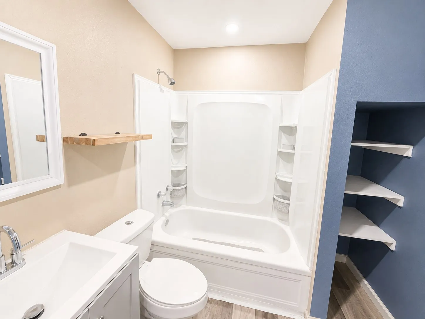Single Family Residence For Sale in Mc Lennan County , 1101 E Sunset Street, Waco, Texas 76704, 2 Bedroom, 1 Bathroom, Garage spaces, 986 Sqft, built in 1957, mls#21336885, Real Estate Agent in Waco, Homes For Sale in Mc Lennan county, Homes For Sale in Waco, Realtor in Waco Texas, Real Estate Brokerage Independent Realty Texas, Luminita Cordes Realtor