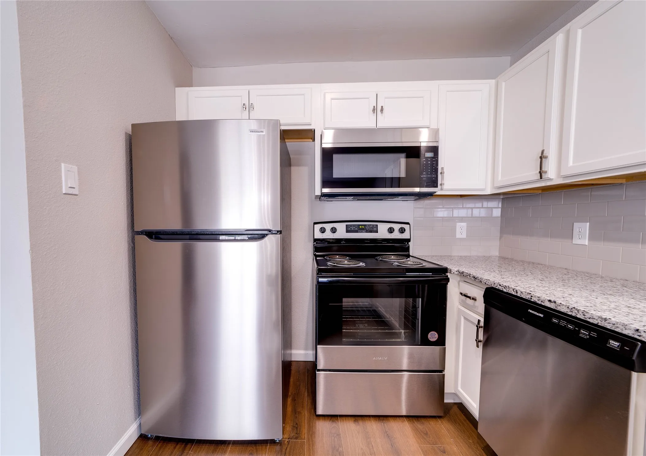 Duplex For Rent in Tarrant County , 6824 Trail Lake Drive 6826, Fort Worth, Texas 76133, 2 Bedroom, 2 Bathroom, 1 Garage spaces, 2,586 Sqft, built in 1978, mls#21340071, Real Estate Agent in Fort Worth, Homes For Rent in Tarrant county, Homes For Rent in Fort Worth, Realtor in Fort Worth Texas, Real Estate Brokerage Independent Realty Texas, Luminita Cordes Realtor