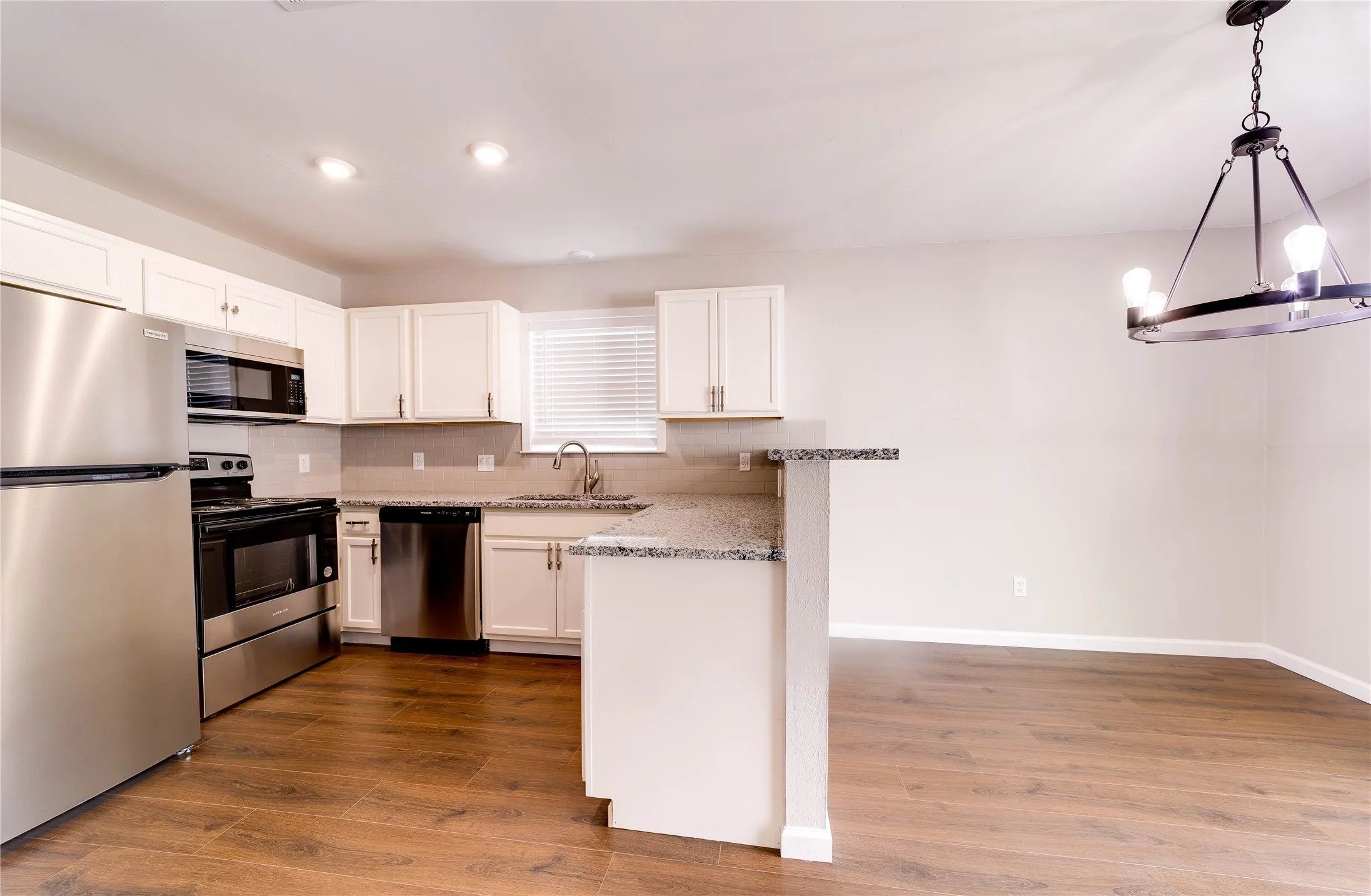 Duplex For Rent in Tarrant County , 6824 Trail Lake Drive 6826, Fort Worth, Texas 76133, 2 Bedroom, 2 Bathroom, 1 Garage spaces, 2,586 Sqft, built in 1978, mls#21340071, Real Estate Agent in Fort Worth, Homes For Rent in Tarrant county, Homes For Rent in Fort Worth, Realtor in Fort Worth Texas, Real Estate Brokerage Independent Realty Texas, Luminita Cordes Realtor