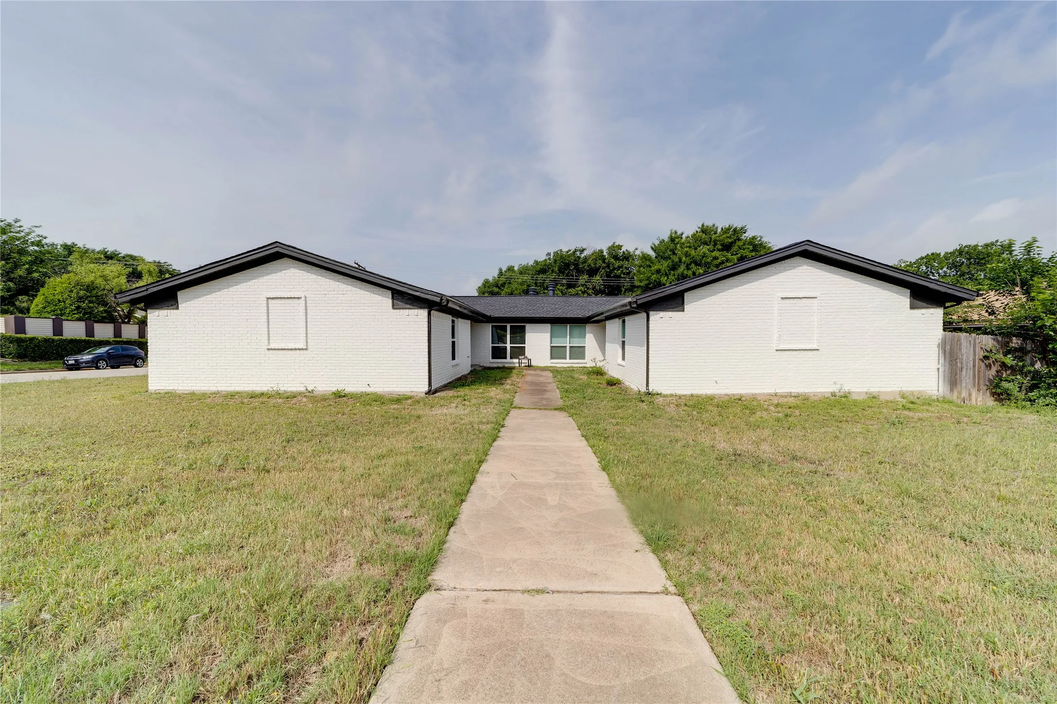 Duplex For Rent in Tarrant County , 6824 Trail Lake Drive 6826, Fort Worth, Texas 76133, 2 Bedroom, 2 Bathroom, 1 Garage spaces, 2,586 Sqft, built in 1978, mls#21340071, Real Estate Agent in Fort Worth, Homes For Rent in Tarrant county, Homes For Rent in Fort Worth, Realtor in Fort Worth Texas, Real Estate Brokerage Independent Realty Texas, Luminita Cordes Realtor