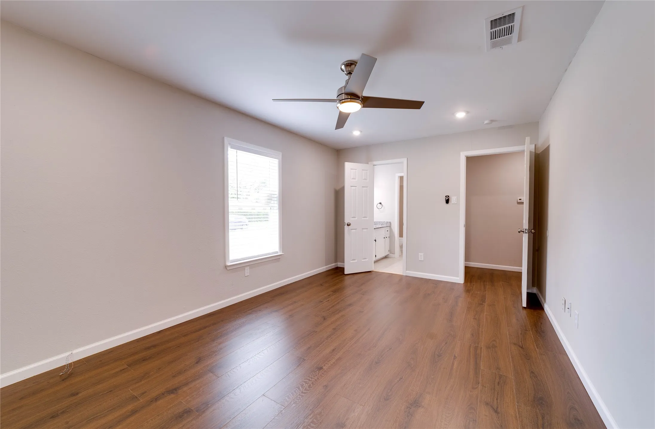 Duplex For Rent in Tarrant County , 6824 Trail Lake Drive 6826, Fort Worth, Texas 76133, 2 Bedroom, 2 Bathroom, 1 Garage spaces, 2,586 Sqft, built in 1978, mls#21340071, Real Estate Agent in Fort Worth, Homes For Rent in Tarrant county, Homes For Rent in Fort Worth, Realtor in Fort Worth Texas, Real Estate Brokerage Independent Realty Texas, Luminita Cordes Realtor