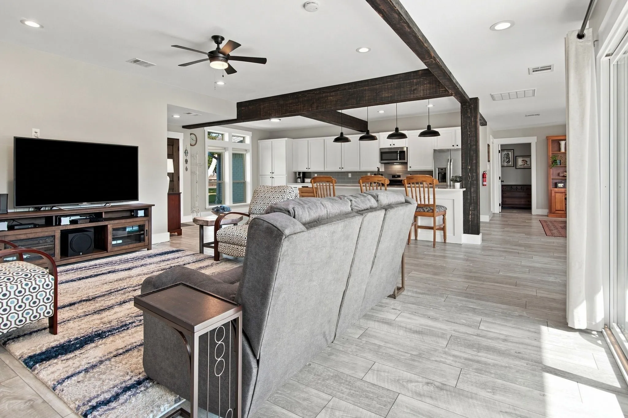 Single Family Residence For Sale in Tarrant County , 800 Ledara Lane, Keller, Texas 76248, 4 Bedroom, 2 Bathroom, 4 Garage spaces, 2,227 Sqft, built in 1982, mls#21338306, Real Estate Agent in Keller, Homes For Sale in Tarrant county, Homes For Sale in Keller, Realtor in Keller Texas, Real Estate Brokerage Independent Realty Texas, Luminita Cordes Realtor