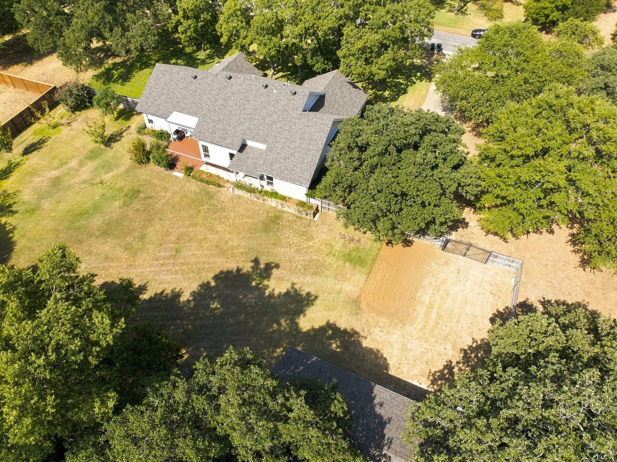 Single Family Residence For Sale in Tarrant County , 800 Ledara Lane, Keller, Texas 76248, 4 Bedroom, 2 Bathroom, 4 Garage spaces, 2,227 Sqft, built in 1982, mls#21338306, Real Estate Agent in Keller, Homes For Sale in Tarrant county, Homes For Sale in Keller, Realtor in Keller Texas, Real Estate Brokerage Independent Realty Texas, Luminita Cordes Realtor