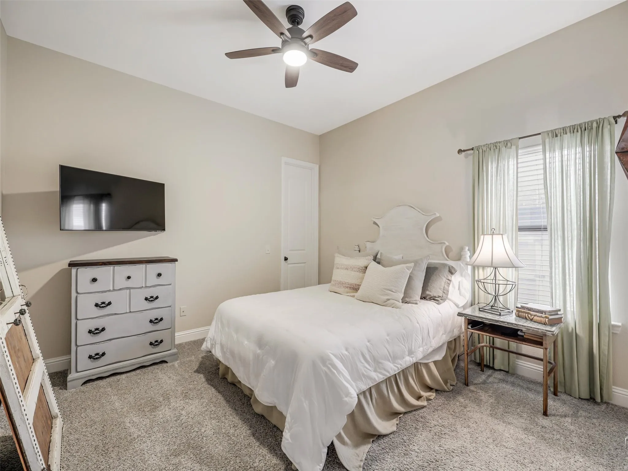 Single Family Residence For Sale in Collin County , 11936 Gladstone Court, Frisco, Texas 75035, 5 Bedroom, 4 Bathroom, 3 Garage spaces, 3,932 Sqft, built in 2012, mls#21330089, Real Estate Agent in Frisco, Homes For Sale in Collin county, Homes For Sale in Frisco, Realtor in Frisco Texas, Real Estate Brokerage Independent Realty Texas, Luminita Cordes Realtor