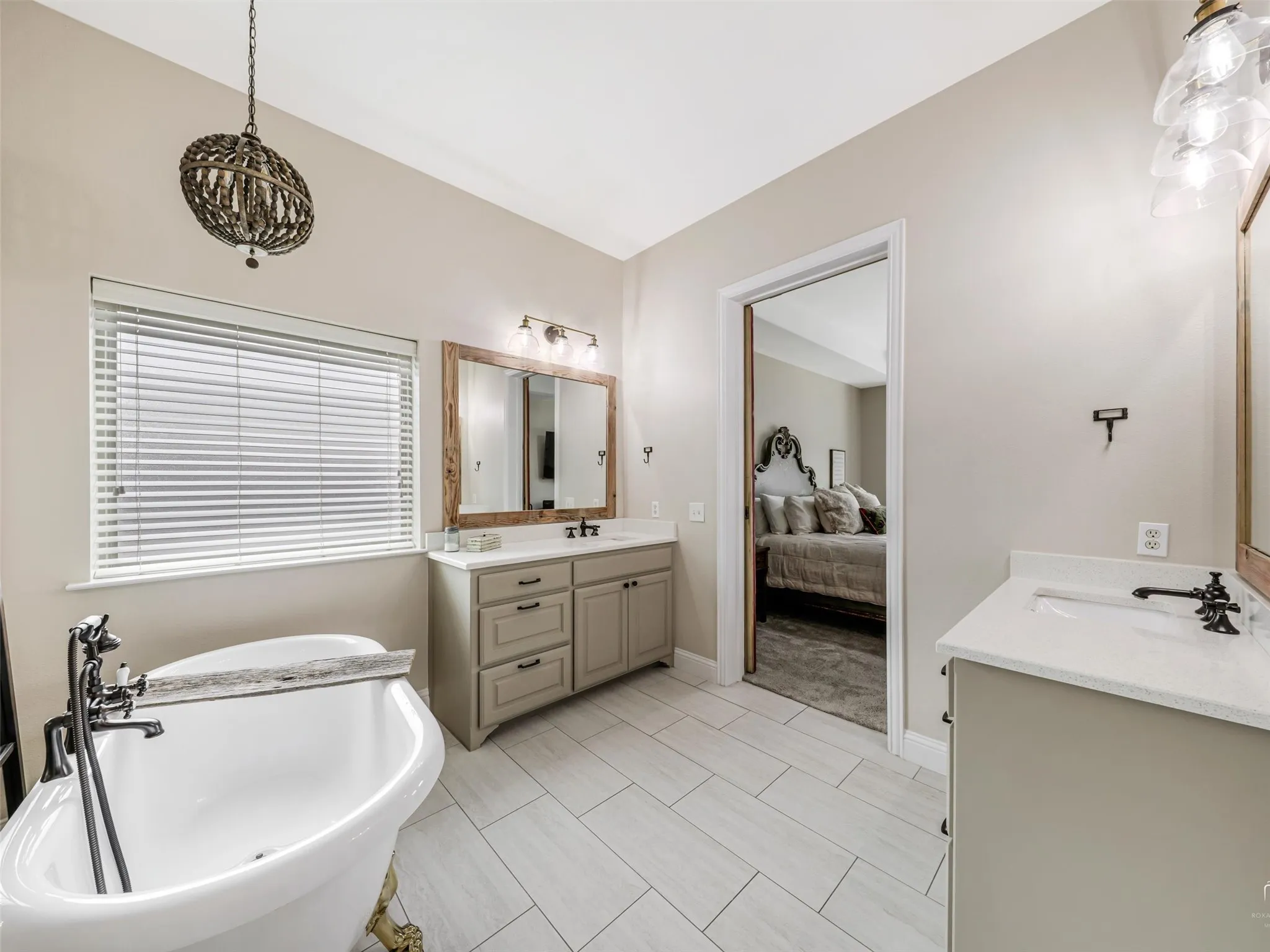 Single Family Residence For Sale in Collin County , 11936 Gladstone Court, Frisco, Texas 75035, 5 Bedroom, 4 Bathroom, 3 Garage spaces, 3,932 Sqft, built in 2012, mls#21330089, Real Estate Agent in Frisco, Homes For Sale in Collin county, Homes For Sale in Frisco, Realtor in Frisco Texas, Real Estate Brokerage Independent Realty Texas, Luminita Cordes Realtor