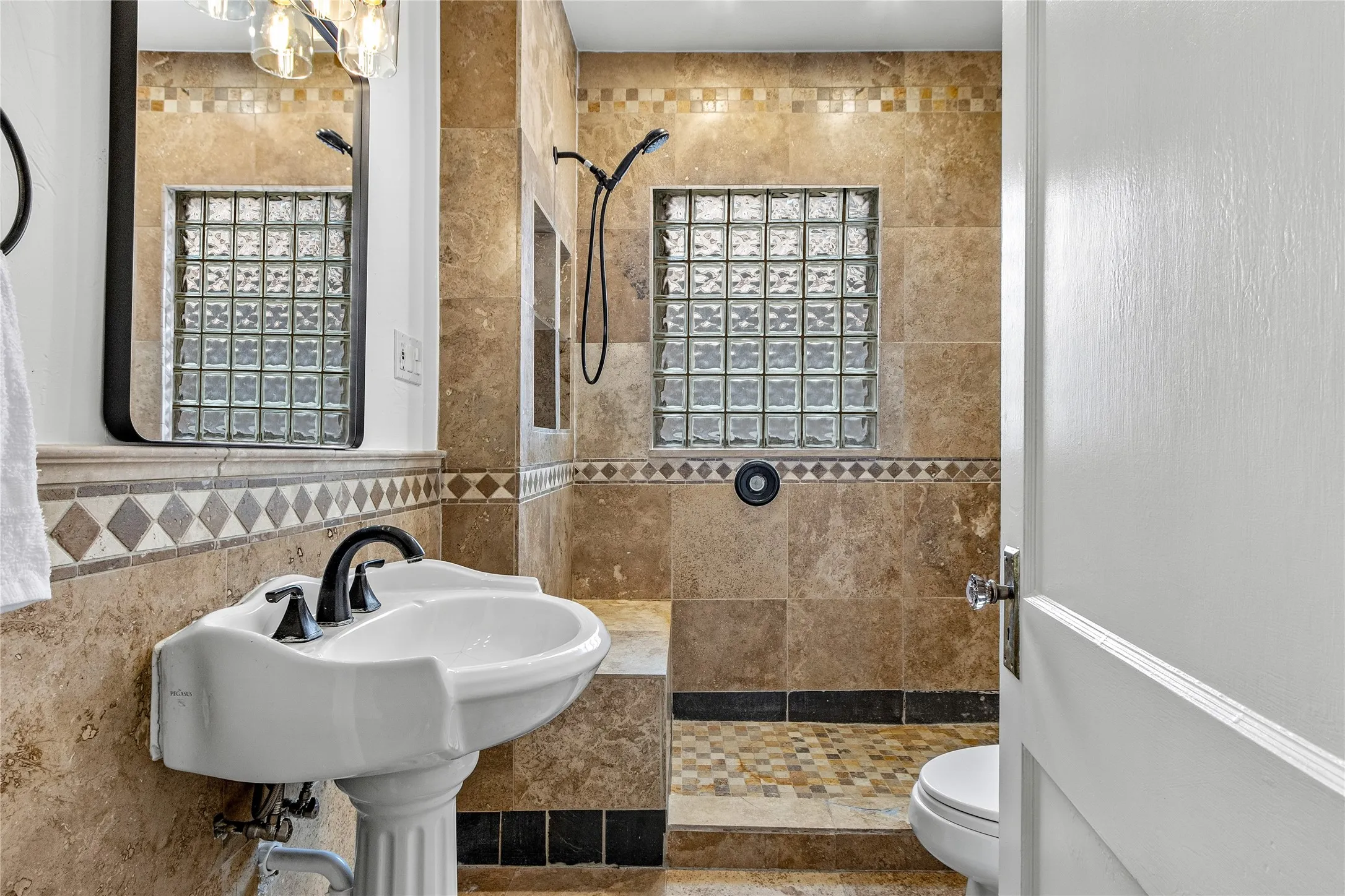 Single Family Residence For Sale in Dallas County , 5222 Bradford Drive, Dallas, Texas 75235, 3 Bedroom, 2 Bathroom, Garage spaces, 1,584 Sqft, built in 1929, mls#21340040, Real Estate Agent in Dallas, Homes For Sale in Dallas county, Homes For Sale in Dallas, Realtor in Dallas Texas, Real Estate Brokerage Independent Realty Texas, Luminita Cordes Realtor