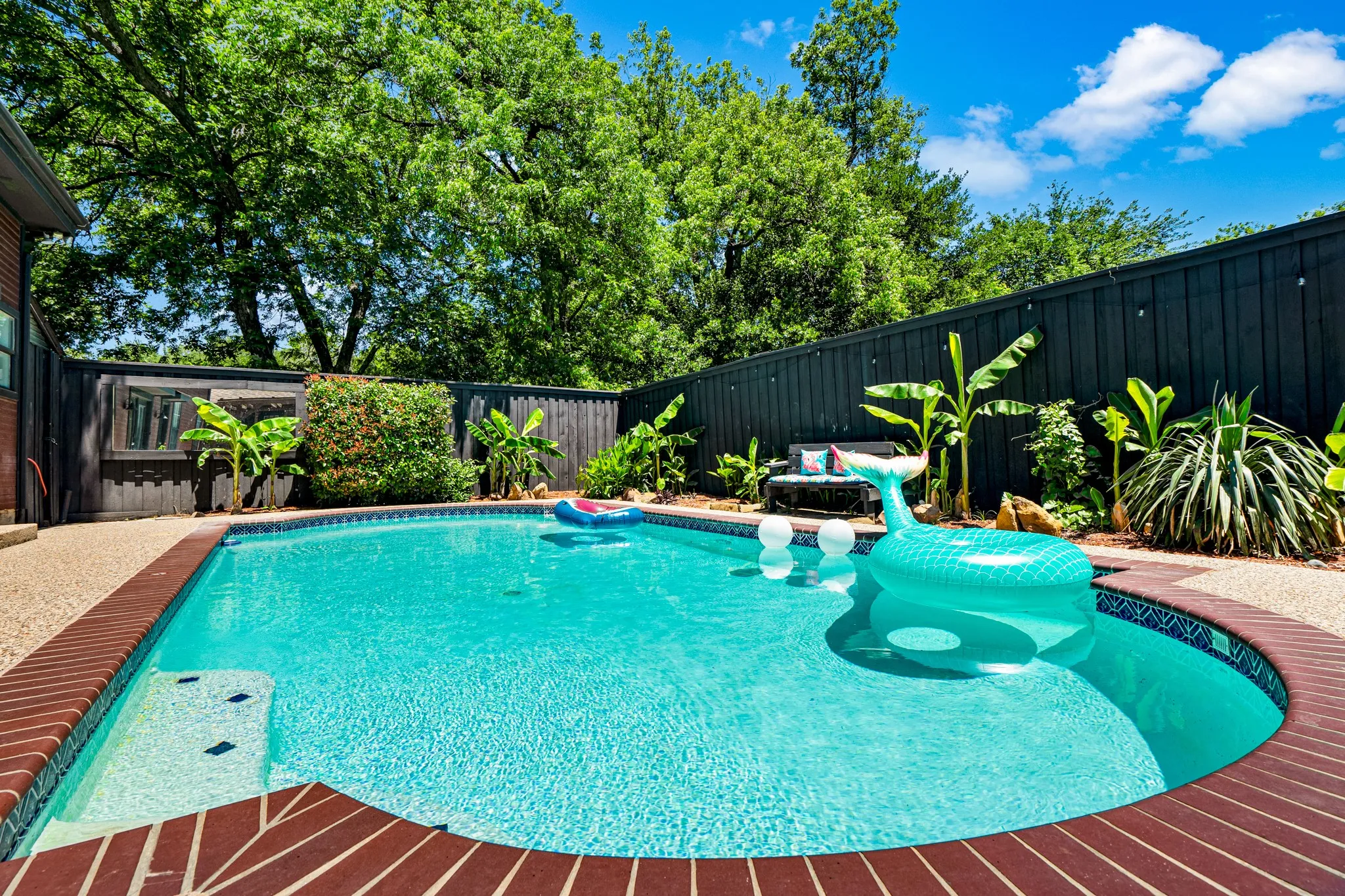 Single Family Residence For Sale in Dallas County , 5222 Bradford Drive, Dallas, Texas 75235, 3 Bedroom, 2 Bathroom, Garage spaces, 1,584 Sqft, built in 1929, mls#21340040, Real Estate Agent in Dallas, Homes For Sale in Dallas county, Homes For Sale in Dallas, Realtor in Dallas Texas, Real Estate Brokerage Independent Realty Texas, Luminita Cordes Realtor