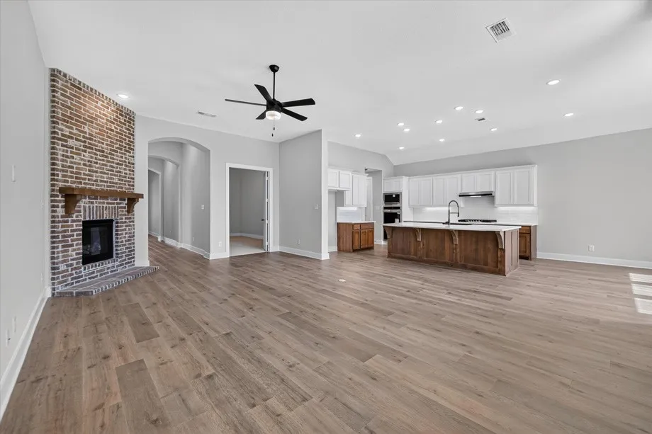 Single Family Residence For Sale in Grayson County , 1625 Thicket Hill Drive, Van Alstyne, Texas 75495, 3 Bedroom, 4 Bathroom, 3 Garage spaces, 2,795 Sqft, built in 2026, mls#21340049, Real Estate Agent in Van Alstyne, Homes For Sale in Grayson county, Homes For Sale in Van Alstyne, Realtor in Van Alstyne Texas, Real Estate Brokerage Independent Realty Texas, Luminita Cordes Realtor