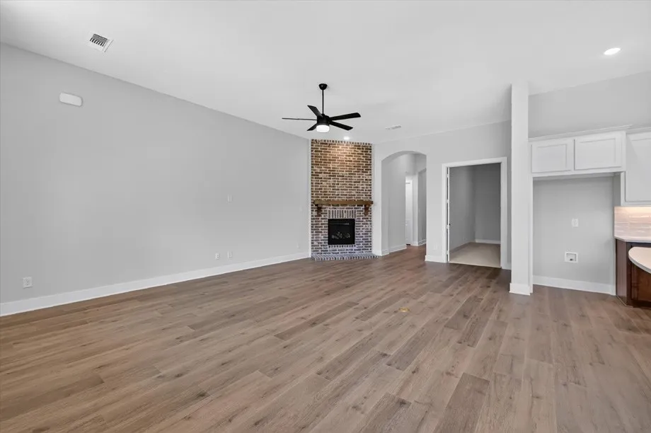 Single Family Residence For Sale in Grayson County , 1625 Thicket Hill Drive, Van Alstyne, Texas 75495, 3 Bedroom, 4 Bathroom, 3 Garage spaces, 2,795 Sqft, built in 2026, mls#21340049, Real Estate Agent in Van Alstyne, Homes For Sale in Grayson county, Homes For Sale in Van Alstyne, Realtor in Van Alstyne Texas, Real Estate Brokerage Independent Realty Texas, Luminita Cordes Realtor