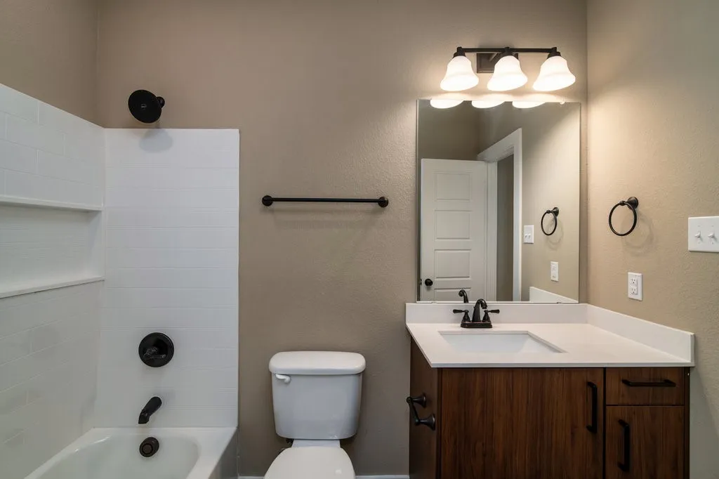 Apartment For Rent in Ellis County , 611 Harvest Moon Drive, Venus, Texas 76084, 2 Bedroom, 2 Bathroom, 1 Garage spaces, 1,134 Sqft, built in 2022, mls#21340077, Real Estate Agent in Venus, Homes For Rent in Ellis county, Homes For Rent in Venus, Realtor in Venus Texas, Real Estate Brokerage Independent Realty Texas, Luminita Cordes Realtor
