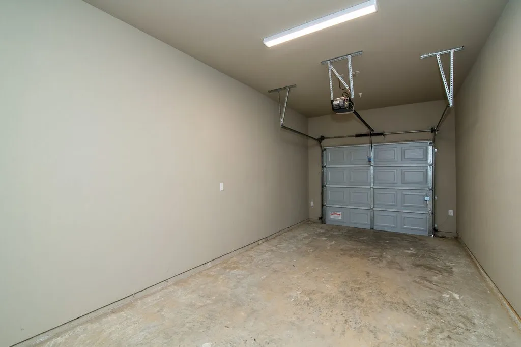 Apartment For Rent in Ellis County , 611 Harvest Moon Drive, Venus, Texas 76084, 2 Bedroom, 2 Bathroom, 1 Garage spaces, 1,134 Sqft, built in 2022, mls#21340077, Real Estate Agent in Venus, Homes For Rent in Ellis county, Homes For Rent in Venus, Realtor in Venus Texas, Real Estate Brokerage Independent Realty Texas, Luminita Cordes Realtor