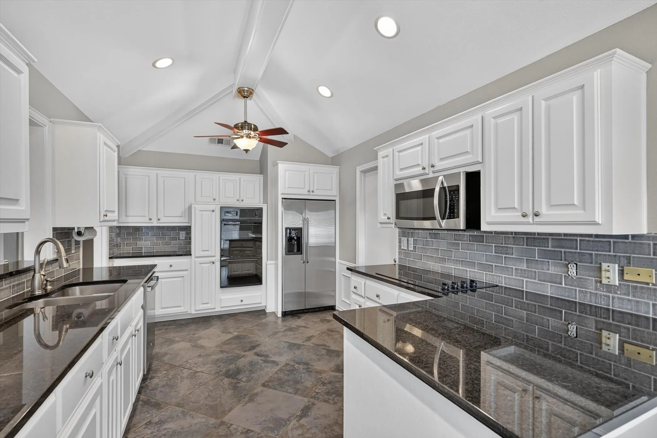 Single Family Residence For Sale in Dallas County , 8833 Kenton Drive, Dallas, Texas 75231, 4 Bedroom, 3 Bathroom, 2 Garage spaces, 2,420 Sqft, built in 1977, mls#21339563, Real Estate Agent in Dallas, Homes For Sale in Dallas county, Homes For Sale in Dallas, Realtor in Dallas Texas, Real Estate Brokerage Independent Realty Texas, Luminita Cordes Realtor