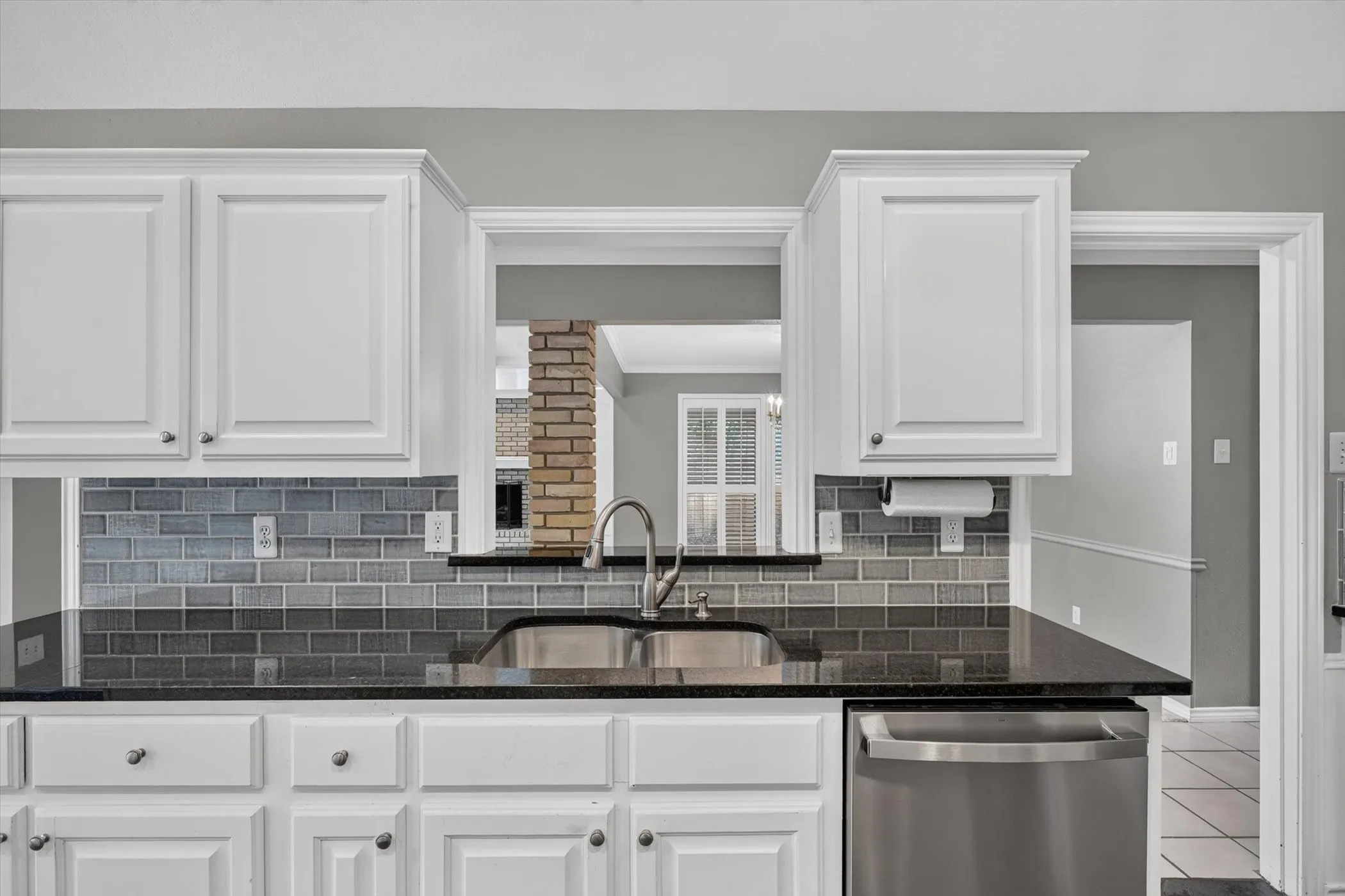 Single Family Residence For Sale in Dallas County , 8833 Kenton Drive, Dallas, Texas 75231, 4 Bedroom, 3 Bathroom, 2 Garage spaces, 2,420 Sqft, built in 1977, mls#21339563, Real Estate Agent in Dallas, Homes For Sale in Dallas county, Homes For Sale in Dallas, Realtor in Dallas Texas, Real Estate Brokerage Independent Realty Texas, Luminita Cordes Realtor