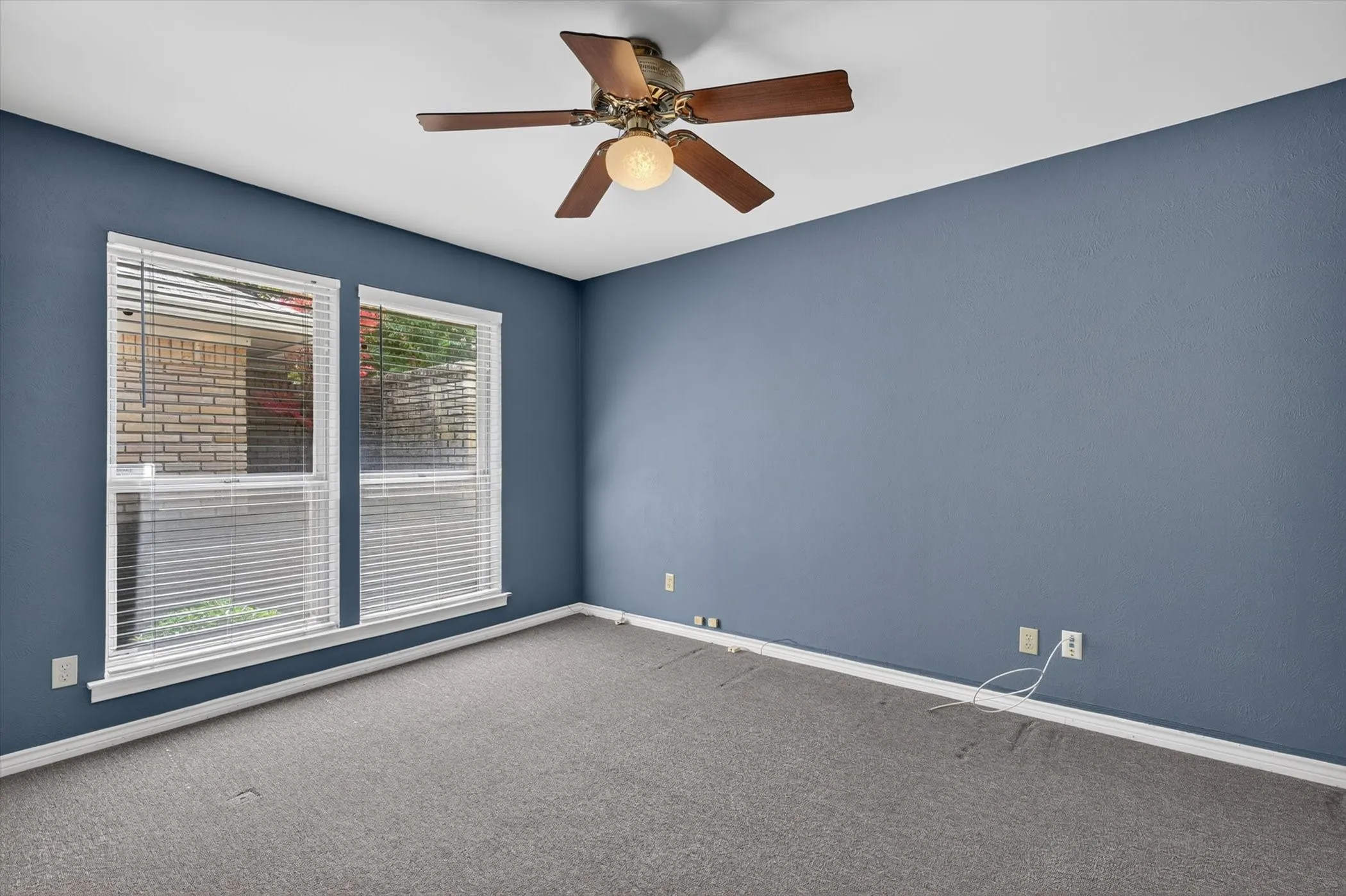 Single Family Residence For Sale in Dallas County , 8833 Kenton Drive, Dallas, Texas 75231, 4 Bedroom, 3 Bathroom, 2 Garage spaces, 2,420 Sqft, built in 1977, mls#21339563, Real Estate Agent in Dallas, Homes For Sale in Dallas county, Homes For Sale in Dallas, Realtor in Dallas Texas, Real Estate Brokerage Independent Realty Texas, Luminita Cordes Realtor