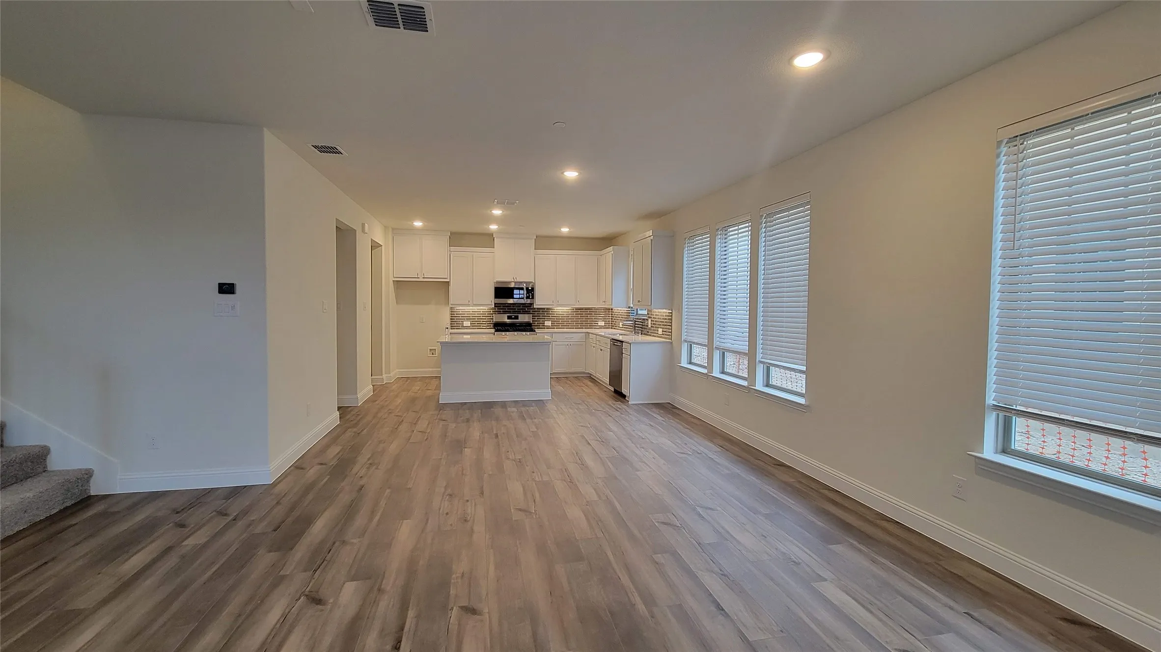 Townhouse For Rent in Collin County , 11346 Sugarlands Drive, Frisco, Texas 75035, 3 Bedroom, 3 Bathroom, 2 Garage spaces, 2,289 Sqft, built in 2021, mls#21339019, Real Estate Agent in Frisco, Homes For Rent in Collin county, Homes For Rent in Frisco, Realtor in Frisco Texas, Real Estate Brokerage Independent Realty Texas, Luminita Cordes Realtor