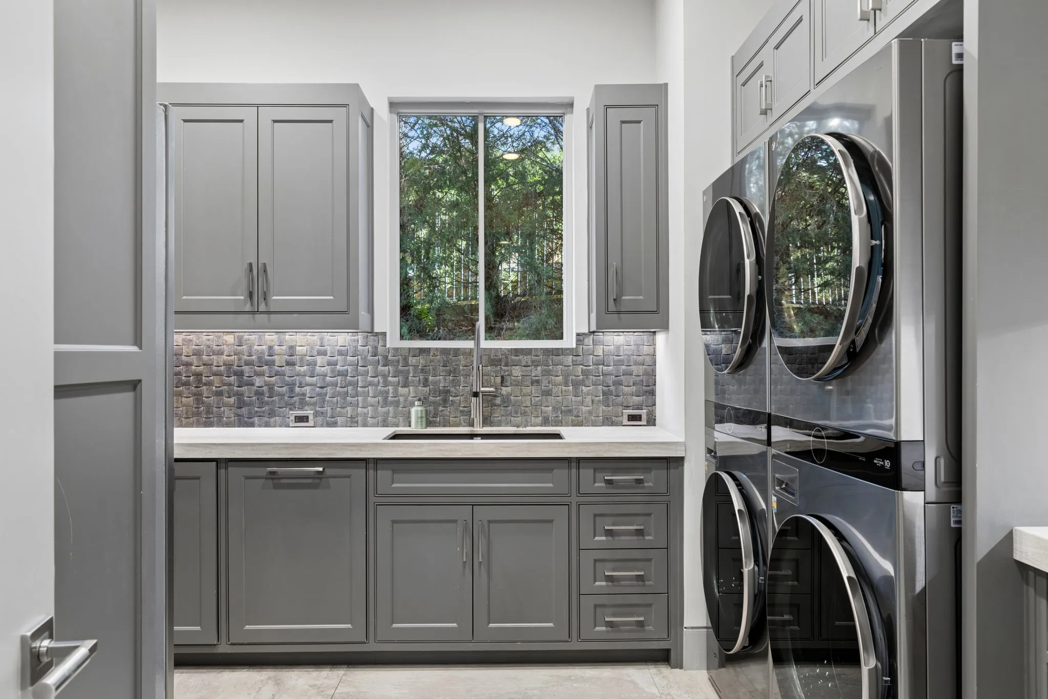 Single Family Residence For Sale in Tarrant County , 1408 Fountain Grass Court, Westlake, Texas 76262, 5 Bedroom, 7 Bathroom, 4 Garage spaces, 8,129 Sqft, built in 2015, mls#21339873, Real Estate Agent in Westlake, Homes For Sale in Tarrant county, Homes For Sale in Westlake, Realtor in Westlake Texas, Real Estate Brokerage Independent Realty Texas, Luminita Cordes Realtor