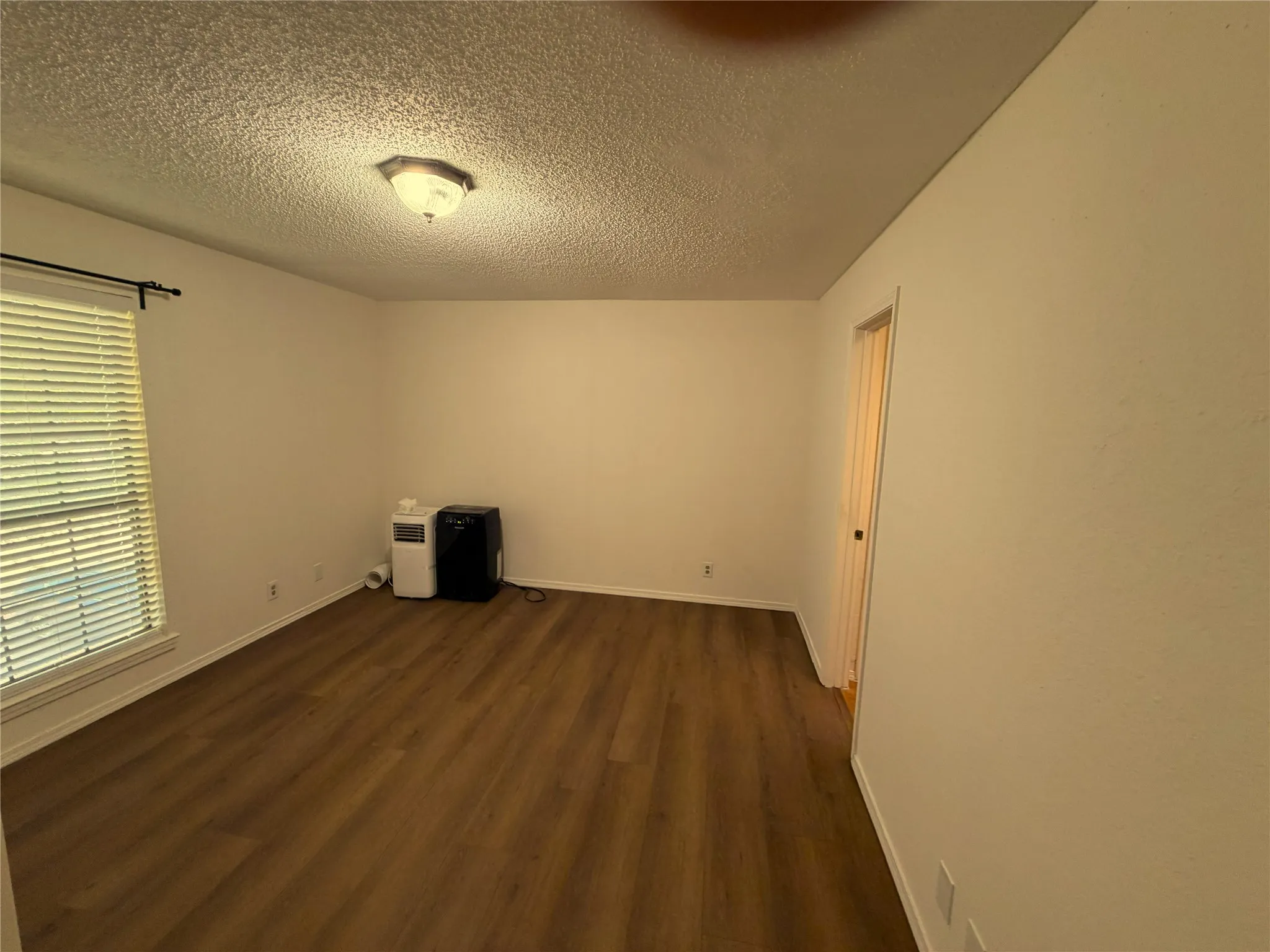 Townhouse For Rent in Collin County , 18240 Midway Road 206, Dallas, Texas 75287, 3 Bedroom, 3 Bathroom, Garage spaces, 1,176 Sqft, built in 1982, mls#21340103, Real Estate Agent in Dallas, Homes For Rent in Collin county, Homes For Rent in Dallas, Realtor in Dallas Texas, Real Estate Brokerage Independent Realty Texas, Luminita Cordes Realtor