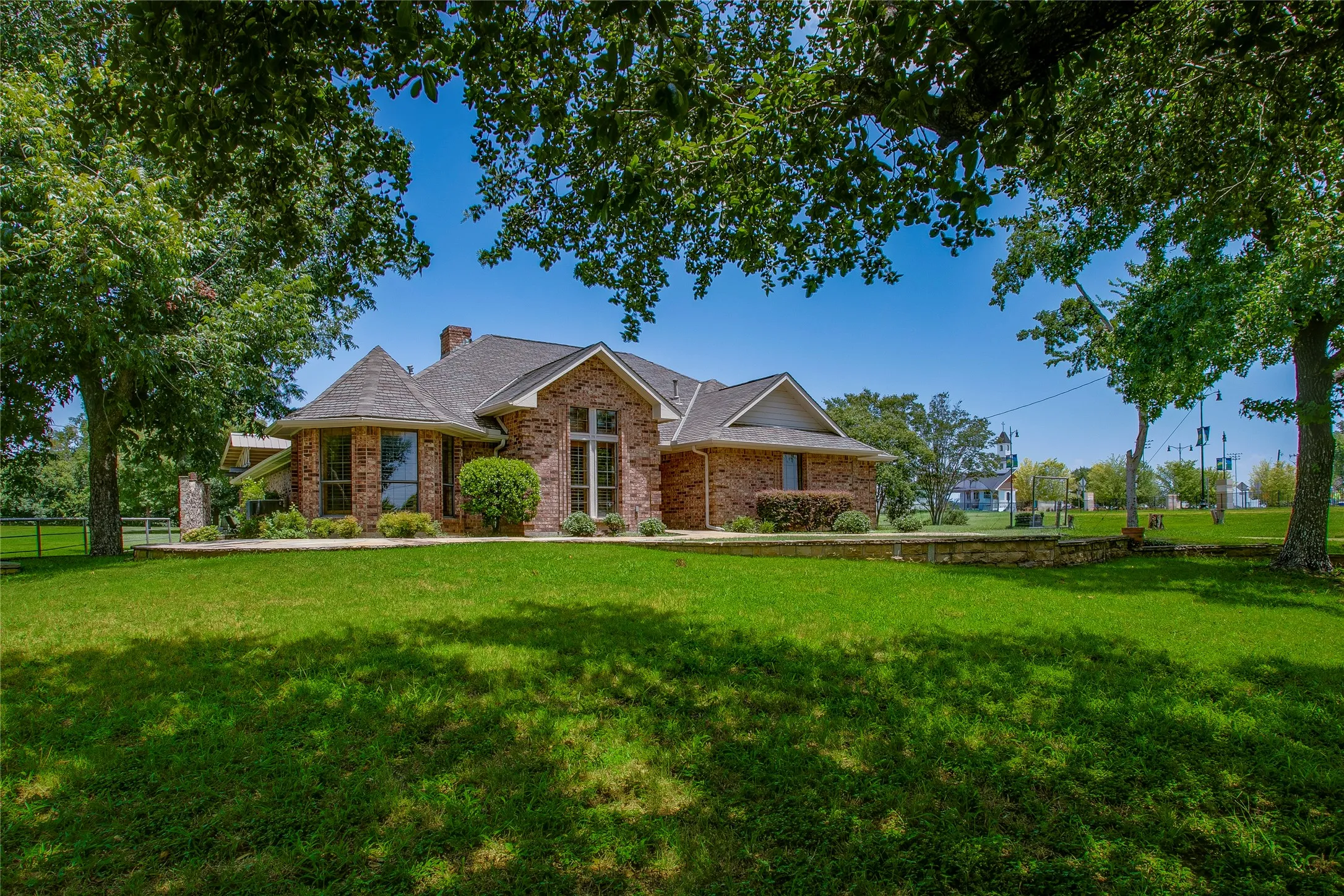 Single Family Residence For Rent in Dallas County , 365 E Tripp Road, Sunnyvale, Texas 75182, 4 Bedrooms, 3 Bathrooms, Garage spaces, 2,783 Sqft, built in 1984, Price $3,350, mls#21336370, Real Estate Agent in Sunnyvale, Homes For Rent in Dallas county, Homes For Rent in Sunnyvale, Realtor in Sunnyvale Texas, Real Estate Brokerage Independent Realty Texas, Luminita Cordes Realtor