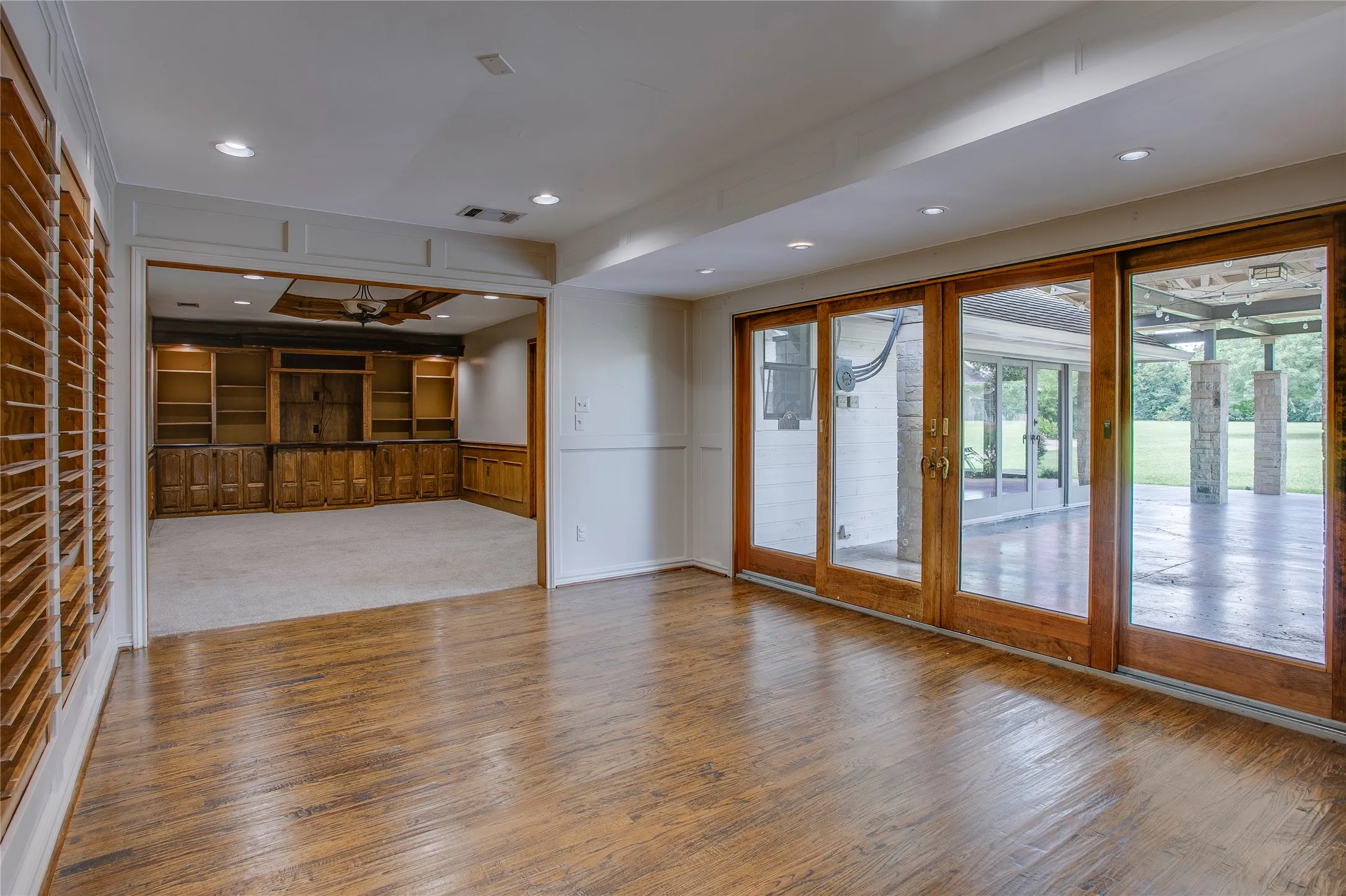 Single Family Residence For Rent in Dallas County , 365 E Tripp Road, Sunnyvale, Texas 75182, 4 Bedrooms, 3 Bathrooms, Garage spaces, 2,783 Sqft, built in 1984, Price $3,350, mls#21336370, Real Estate Agent in Sunnyvale, Homes For Rent in Dallas county, Homes For Rent in Sunnyvale, Realtor in Sunnyvale Texas, Real Estate Brokerage Independent Realty Texas, Luminita Cordes Realtor