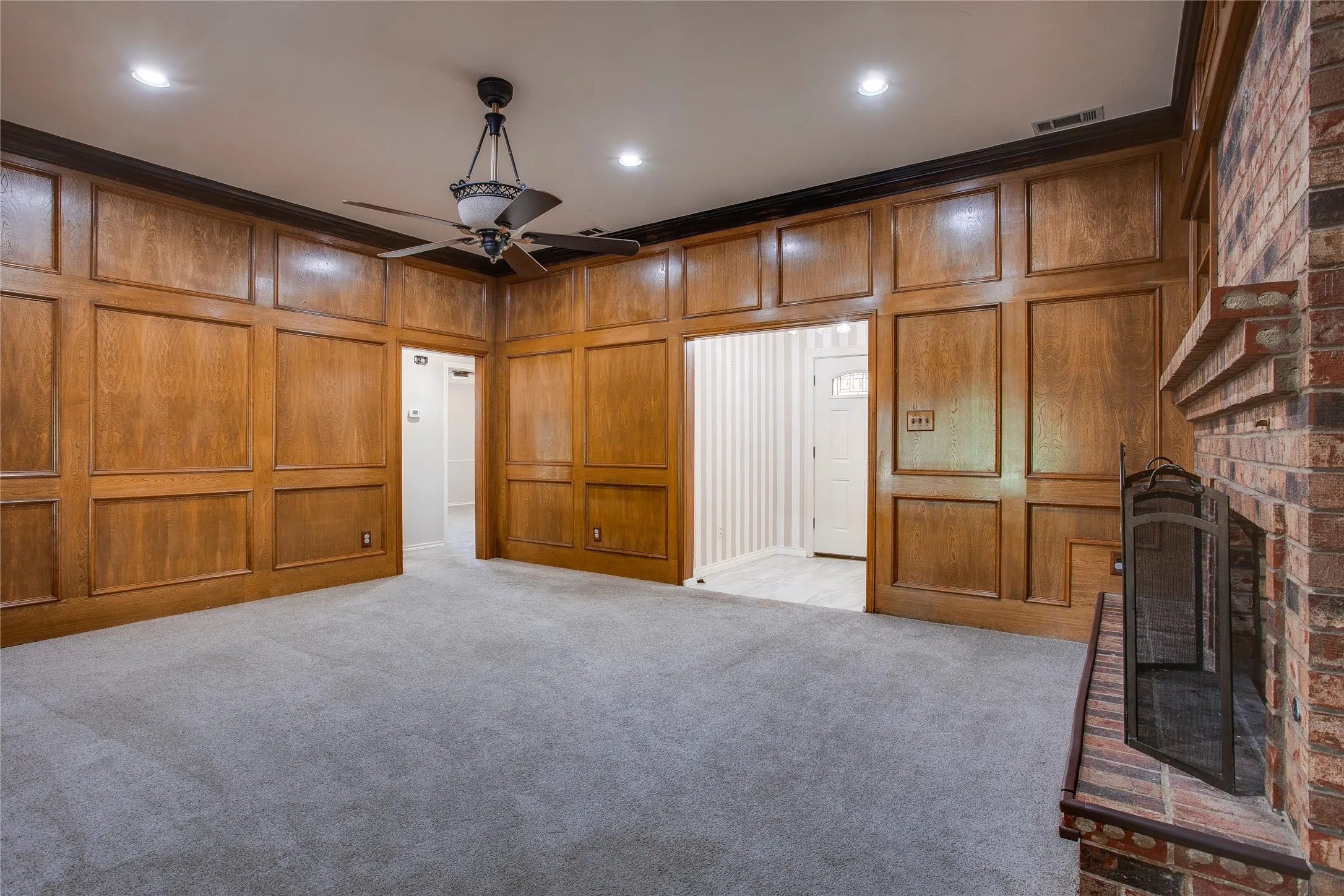 Single Family Residence For Rent in Dallas County , 365 E Tripp Road, Sunnyvale, Texas 75182, 4 Bedrooms, 3 Bathrooms, Garage spaces, 2,783 Sqft, built in 1984, Price $3,350, mls#21336370, Real Estate Agent in Sunnyvale, Homes For Rent in Dallas county, Homes For Rent in Sunnyvale, Realtor in Sunnyvale Texas, Real Estate Brokerage Independent Realty Texas, Luminita Cordes Realtor