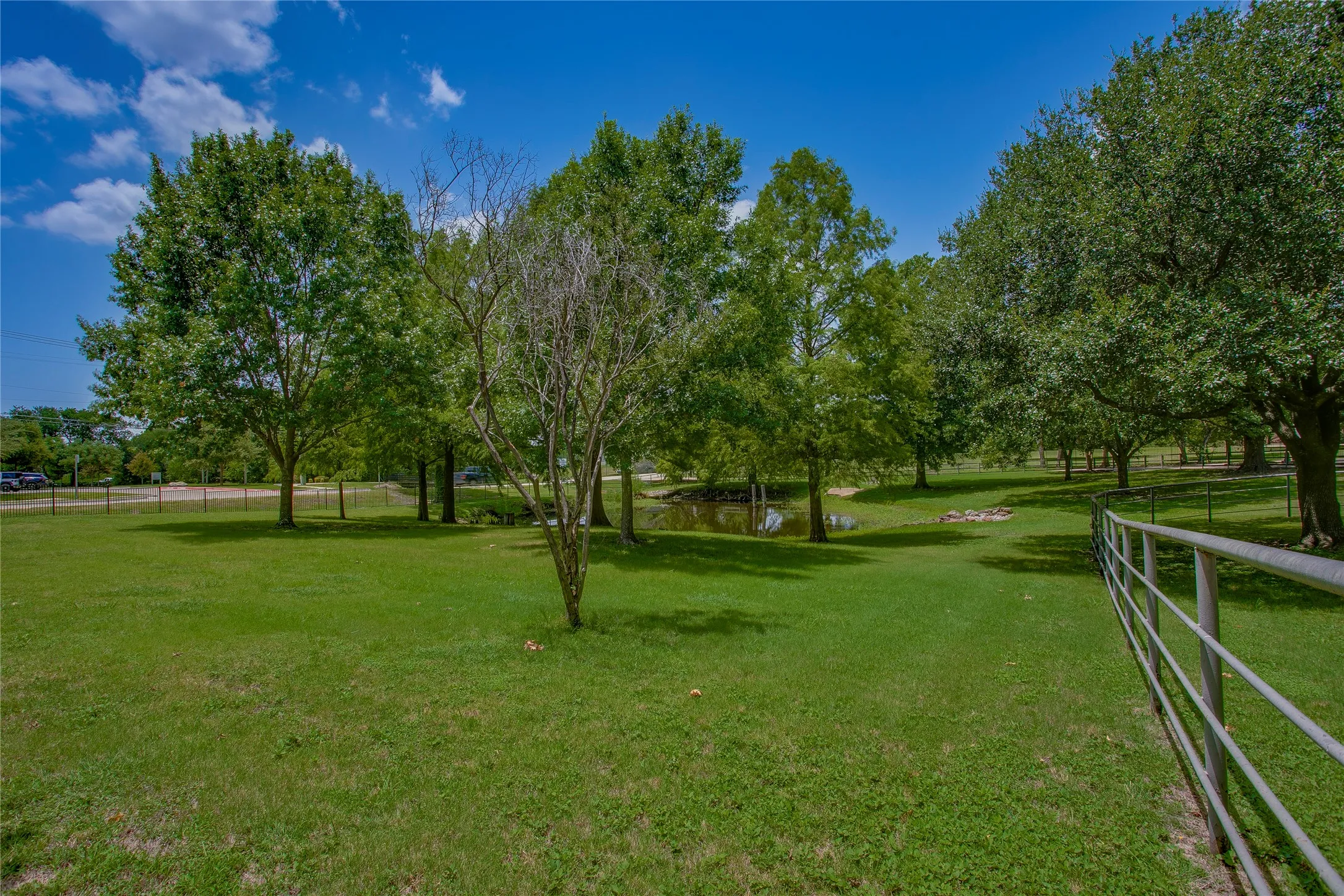 Single Family Residence For Rent in Dallas County , 365 E Tripp Road, Sunnyvale, Texas 75182, 4 Bedrooms, 3 Bathrooms, Garage spaces, 2,783 Sqft, built in 1984, Price $3,350, mls#21336370, Real Estate Agent in Sunnyvale, Homes For Rent in Dallas county, Homes For Rent in Sunnyvale, Realtor in Sunnyvale Texas, Real Estate Brokerage Independent Realty Texas, Luminita Cordes Realtor