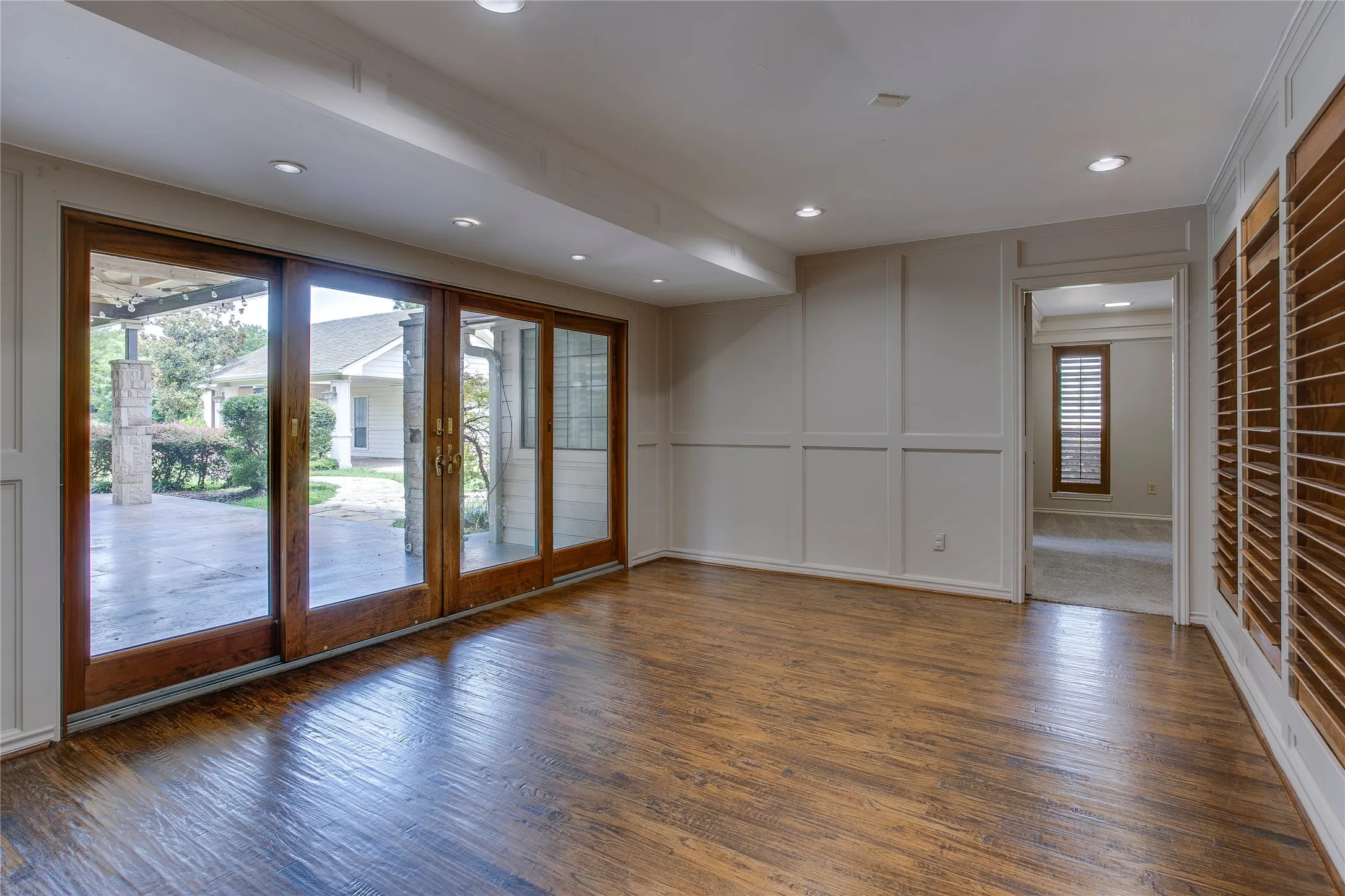 Single Family Residence For Rent in Dallas County , 365 E Tripp Road, Sunnyvale, Texas 75182, 4 Bedrooms, 3 Bathrooms, Garage spaces, 2,783 Sqft, built in 1984, Price $3,350, mls#21336370, Real Estate Agent in Sunnyvale, Homes For Rent in Dallas county, Homes For Rent in Sunnyvale, Realtor in Sunnyvale Texas, Real Estate Brokerage Independent Realty Texas, Luminita Cordes Realtor