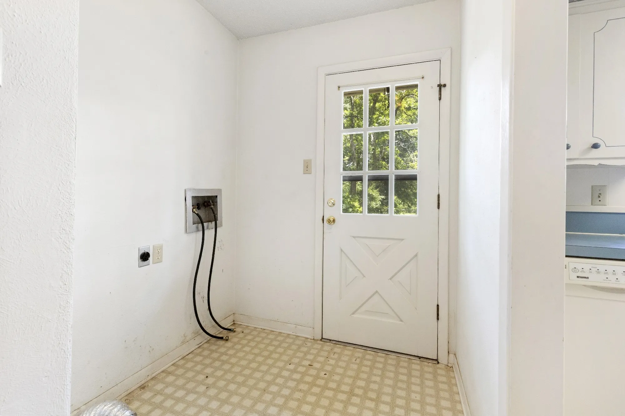 Single Family Residence For Sale in Grayson County , 830 Layne Drive, Denison, Texas 75020, 2 Bedroom, 2 Bathroom, 2 Garage spaces, 1,735 Sqft, built in 1965, mls#21333741, Real Estate Agent in Denison, Homes For Sale in Grayson county, Homes For Sale in Denison, Realtor in Denison Texas, Real Estate Brokerage Independent Realty Texas, Luminita Cordes Realtor