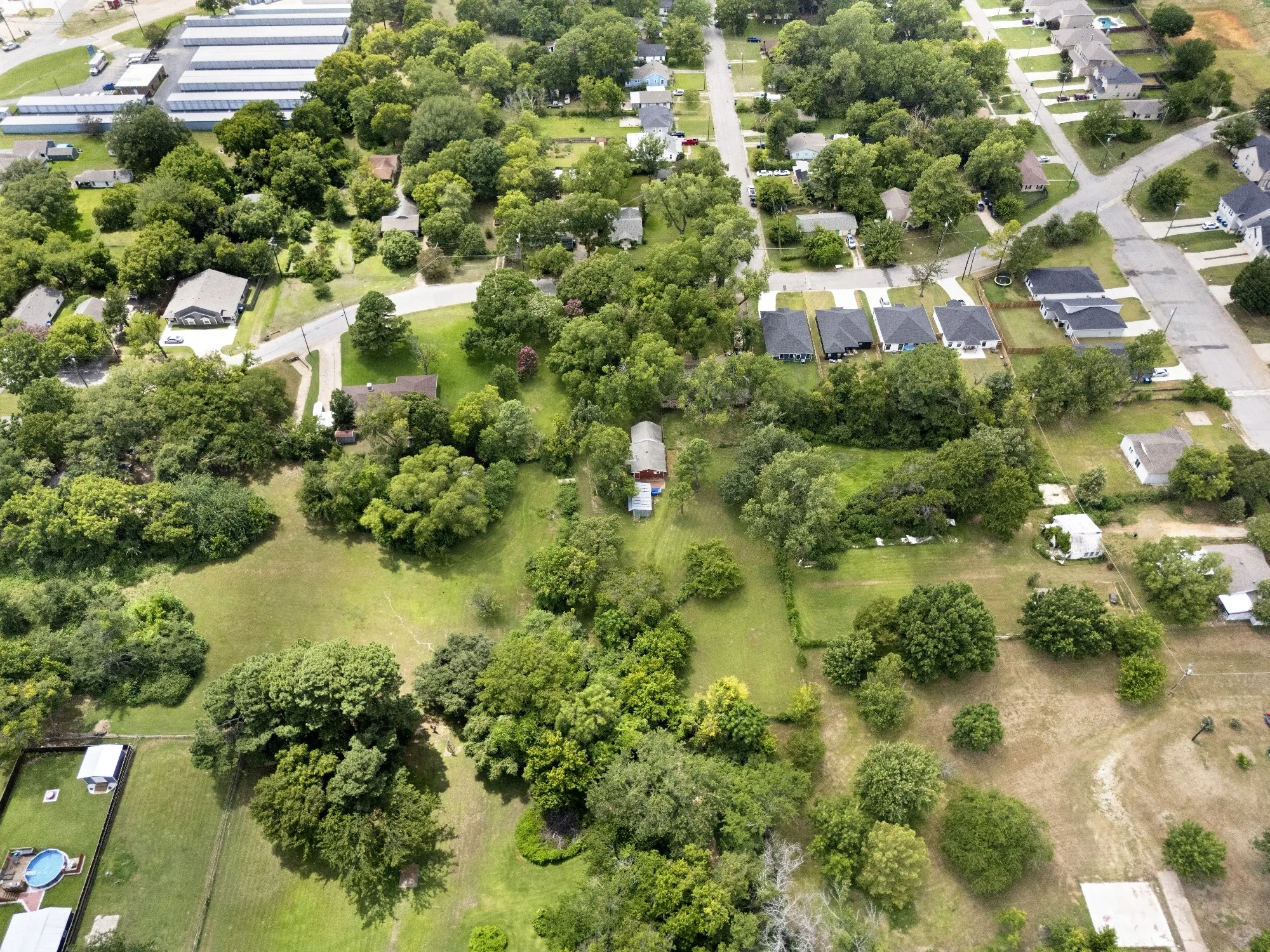 Single Family Residence For Sale in Grayson County , 830 Layne Drive, Denison, Texas 75020, 2 Bedroom, 2 Bathroom, 2 Garage spaces, 1,735 Sqft, built in 1965, mls#21333741, Real Estate Agent in Denison, Homes For Sale in Grayson county, Homes For Sale in Denison, Realtor in Denison Texas, Real Estate Brokerage Independent Realty Texas, Luminita Cordes Realtor