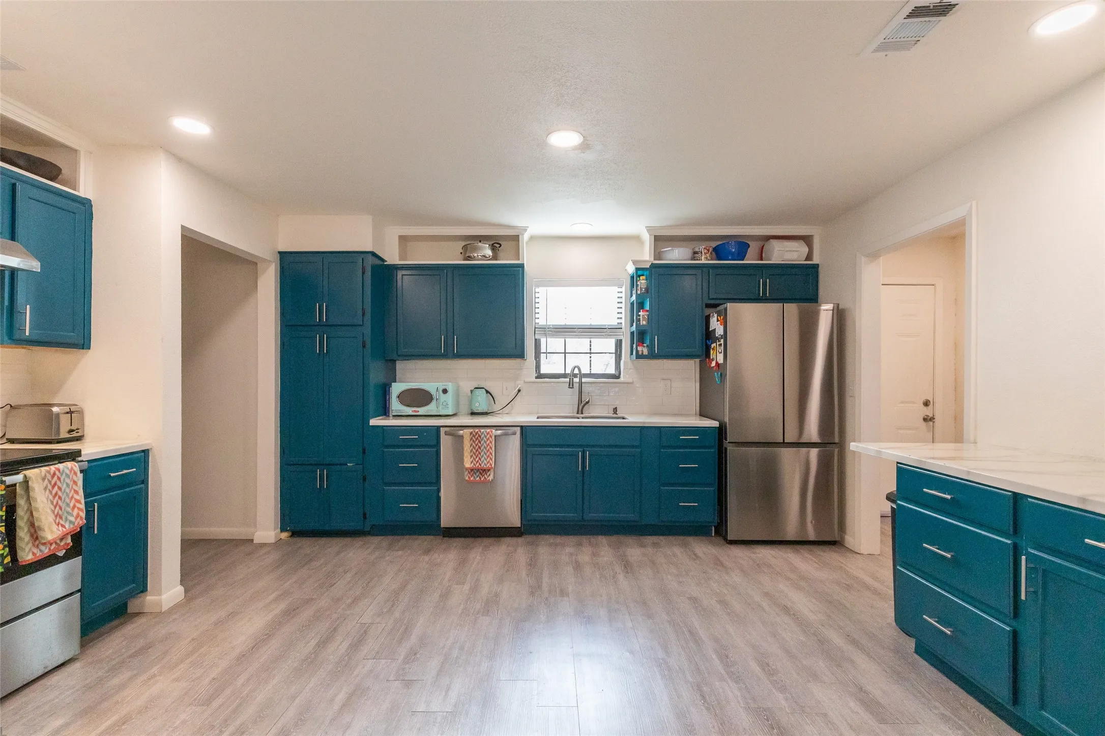 Single Family Residence For Sale in Taylor County , 2218 N Mockingbird, Abilene, Texas 79603, 3 Bedroom, 1 Bathroom, Garage spaces, 1,304 Sqft, built in 1956, mls#21339857, Real Estate Agent in Abilene, Homes For Sale in Taylor county, Homes For Sale in Abilene, Realtor in Abilene Texas, Real Estate Brokerage Independent Realty Texas, Luminita Cordes Realtor