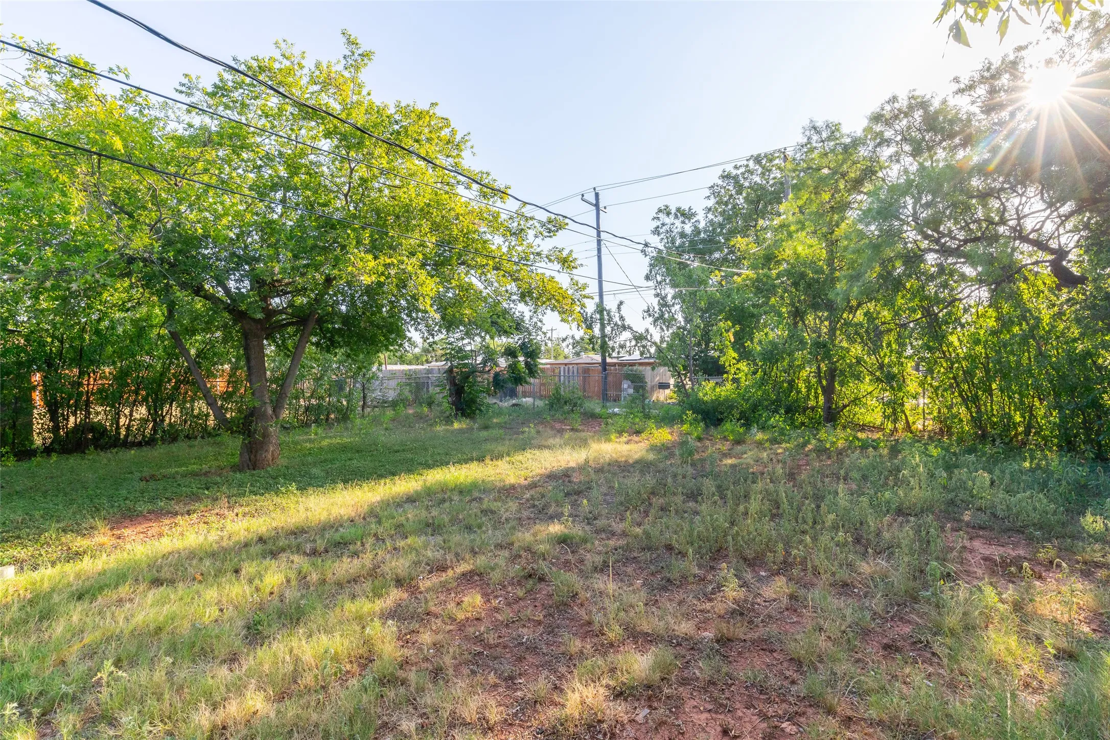 Single Family Residence For Sale in Taylor County , 2218 N Mockingbird, Abilene, Texas 79603, 3 Bedroom, 1 Bathroom, Garage spaces, 1,304 Sqft, built in 1956, mls#21339857, Real Estate Agent in Abilene, Homes For Sale in Taylor county, Homes For Sale in Abilene, Realtor in Abilene Texas, Real Estate Brokerage Independent Realty Texas, Luminita Cordes Realtor