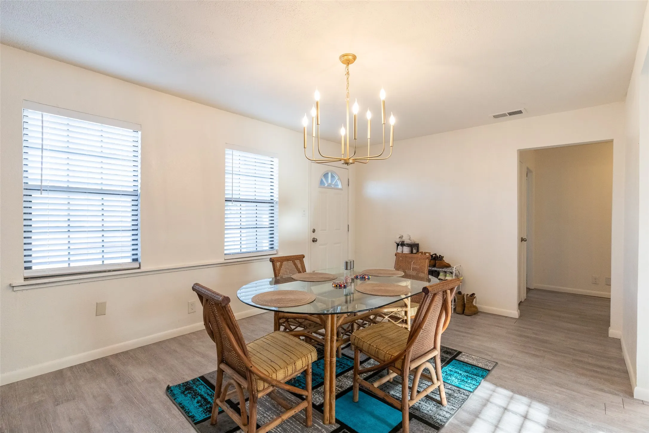 Single Family Residence For Sale in Taylor County , 2218 N Mockingbird, Abilene, Texas 79603, 3 Bedroom, 1 Bathroom, Garage spaces, 1,304 Sqft, built in 1956, mls#21339857, Real Estate Agent in Abilene, Homes For Sale in Taylor county, Homes For Sale in Abilene, Realtor in Abilene Texas, Real Estate Brokerage Independent Realty Texas, Luminita Cordes Realtor