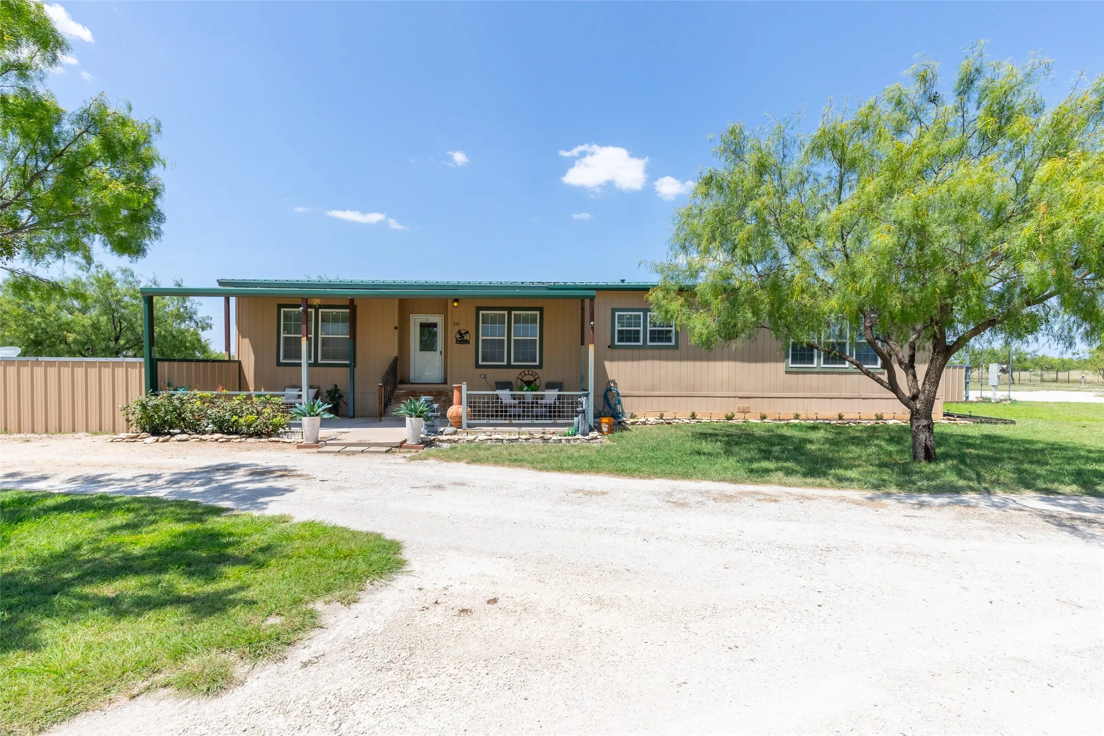 Single Family Residence For Sale in Callahan County , 239 County Road 123, Abilene, Texas 79601, 3 Bedroom, 2 Bathroom, Garage spaces, 2,040 Sqft, built in 2015, mls#21338580, Real Estate Agent in Abilene, Homes For Sale in Callahan county, Homes For Sale in Abilene, Realtor in Abilene Texas, Real Estate Brokerage Independent Realty Texas, Luminita Cordes Realtor