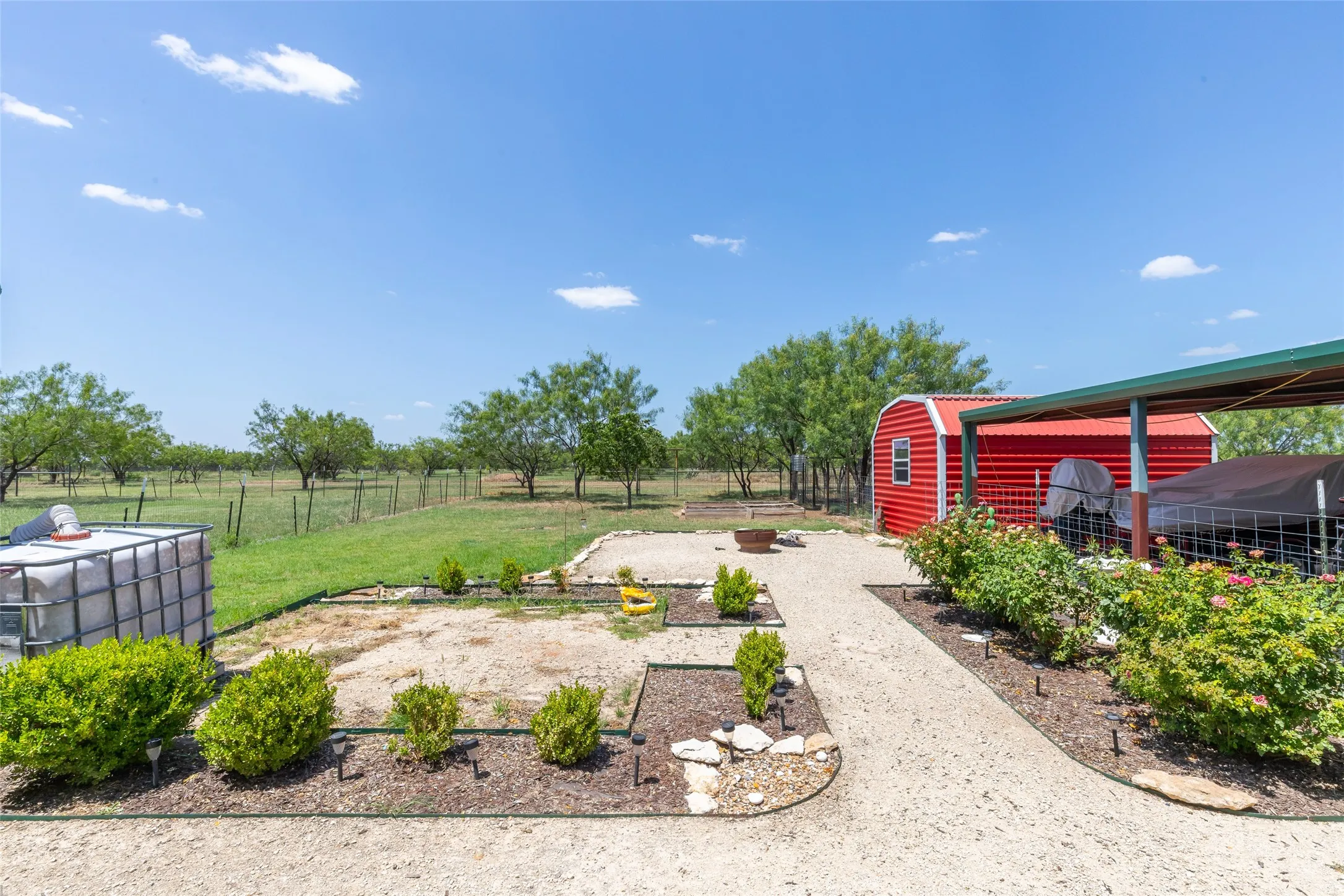 Single Family Residence For Sale in Callahan County , 239 County Road 123, Abilene, Texas 79601, 3 Bedroom, 2 Bathroom, Garage spaces, 2,040 Sqft, built in 2015, mls#21338580, Real Estate Agent in Abilene, Homes For Sale in Callahan county, Homes For Sale in Abilene, Realtor in Abilene Texas, Real Estate Brokerage Independent Realty Texas, Luminita Cordes Realtor