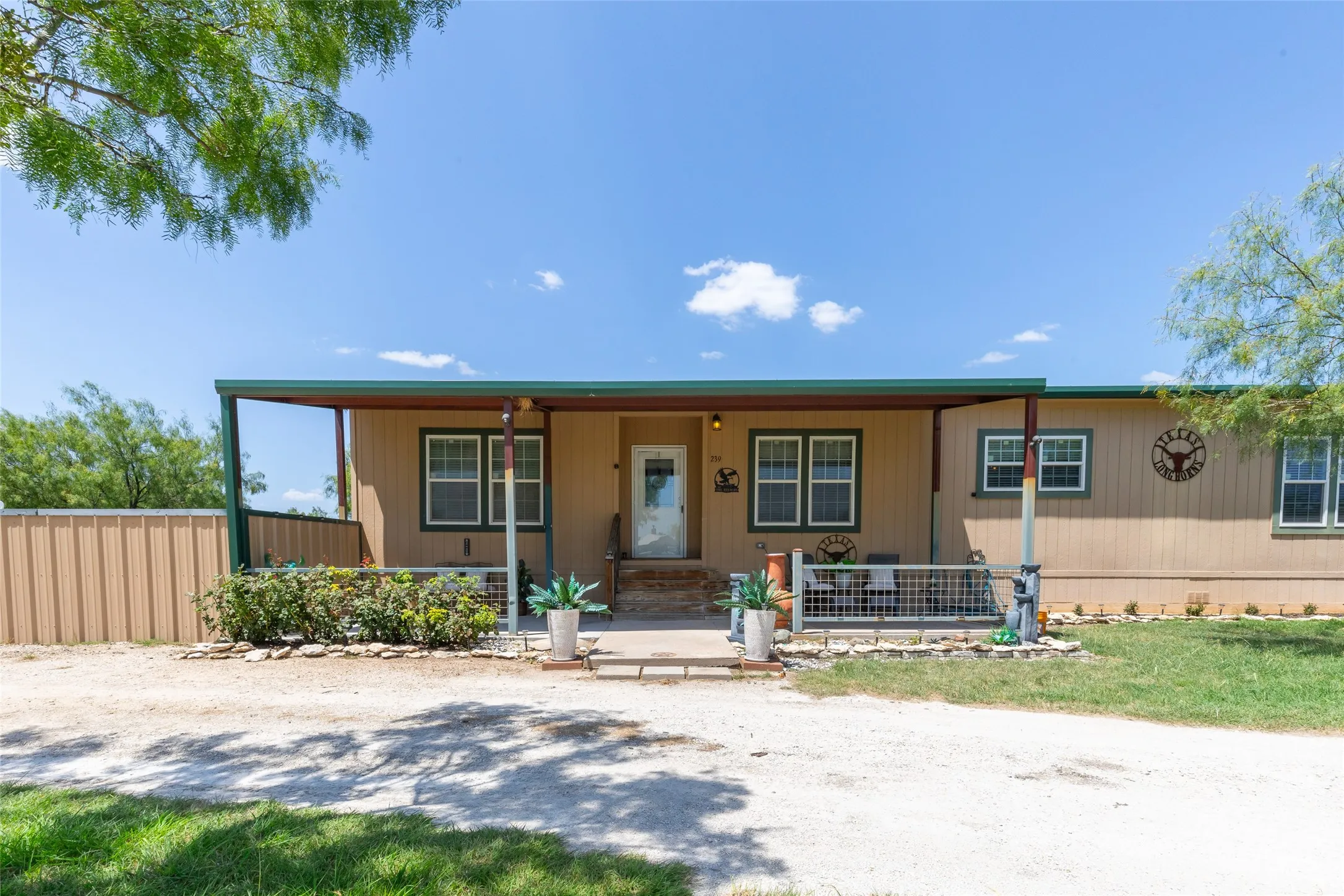Single Family Residence For Sale in Callahan County , 239 County Road 123, Abilene, Texas 79601, 3 Bedroom, 2 Bathroom, Garage spaces, 2,040 Sqft, built in 2015, mls#21338580, Real Estate Agent in Abilene, Homes For Sale in Callahan county, Homes For Sale in Abilene, Realtor in Abilene Texas, Real Estate Brokerage Independent Realty Texas, Luminita Cordes Realtor