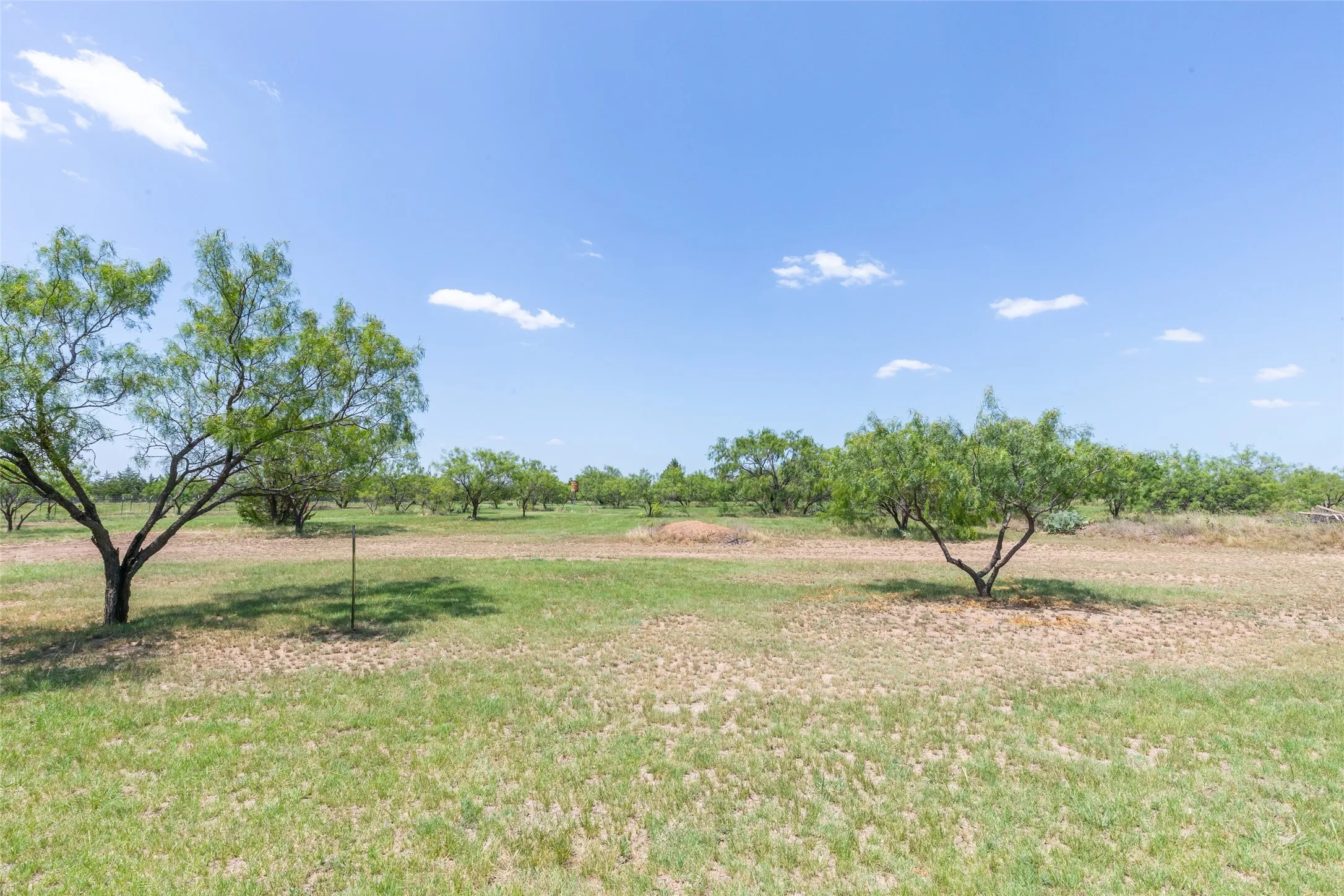 Single Family Residence For Sale in Callahan County , 239 County Road 123, Abilene, Texas 79601, 3 Bedroom, 2 Bathroom, Garage spaces, 2,040 Sqft, built in 2015, mls#21338580, Real Estate Agent in Abilene, Homes For Sale in Callahan county, Homes For Sale in Abilene, Realtor in Abilene Texas, Real Estate Brokerage Independent Realty Texas, Luminita Cordes Realtor
