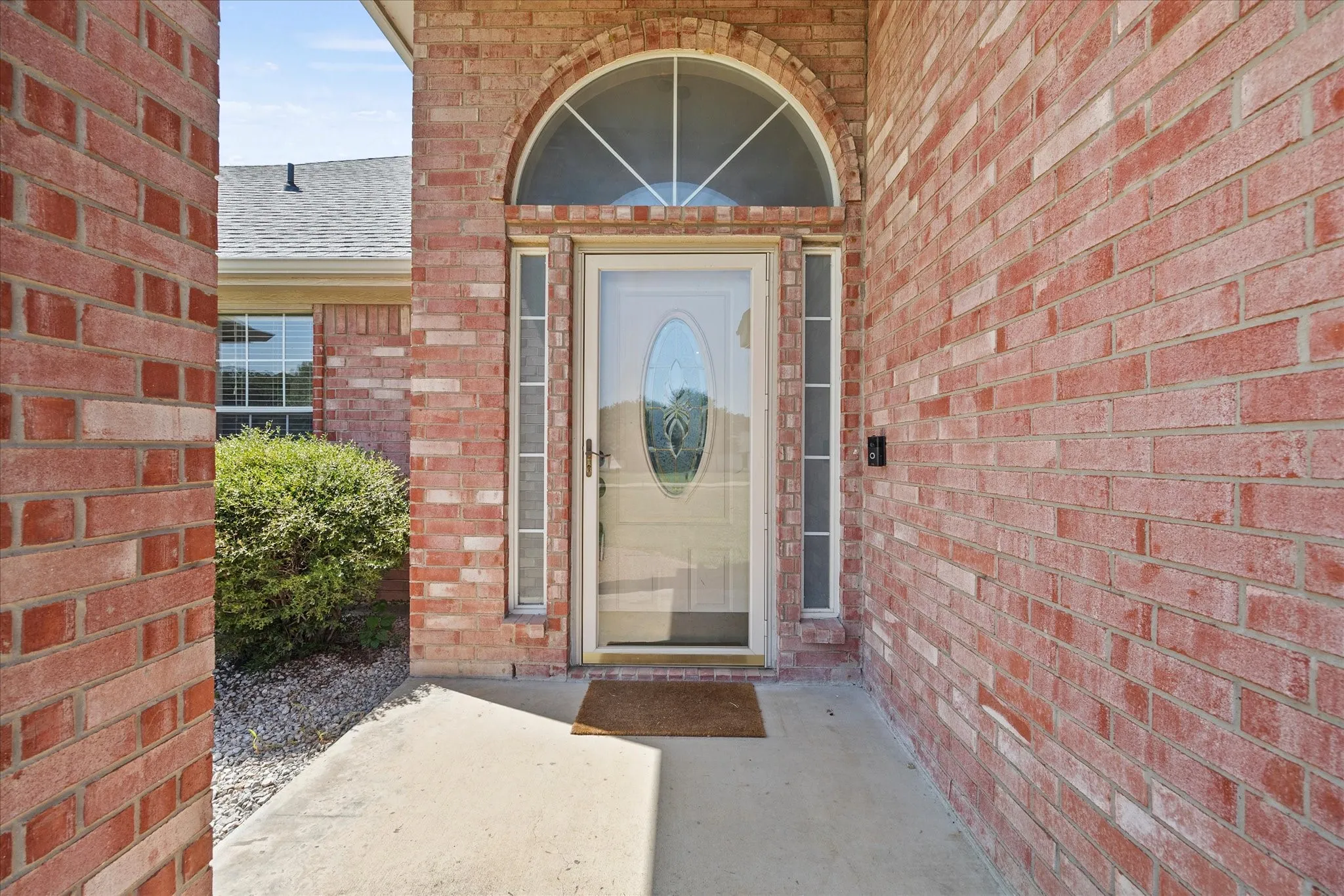 Single Family Residence For Sale in Kaufman County , 1089 Oak Hollow Lane, Combine, Texas 75159, 4 Bedroom, 4 Bathroom, 2 Garage spaces, 3,052 Sqft, built in 1999, mls#21339175, Real Estate Agent in Combine, Homes For Sale in Kaufman county, Homes For Sale in Combine, Realtor in Combine Texas, Real Estate Brokerage Independent Realty Texas, Luminita Cordes Realtor