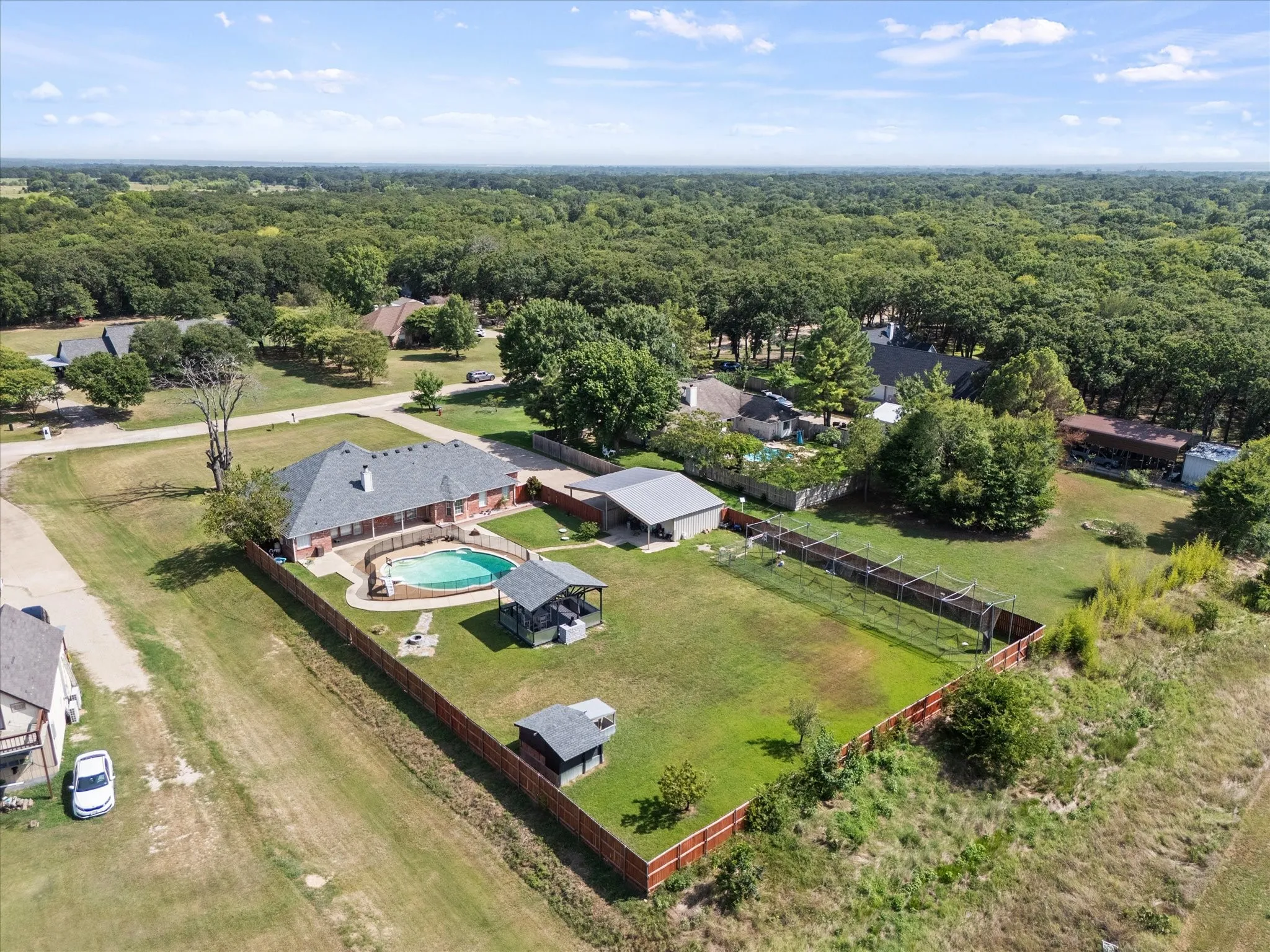 Single Family Residence For Sale in Kaufman County , 1089 Oak Hollow Lane, Combine, Texas 75159, 4 Bedroom, 4 Bathroom, 2 Garage spaces, 3,052 Sqft, built in 1999, mls#21339175, Real Estate Agent in Combine, Homes For Sale in Kaufman county, Homes For Sale in Combine, Realtor in Combine Texas, Real Estate Brokerage Independent Realty Texas, Luminita Cordes Realtor