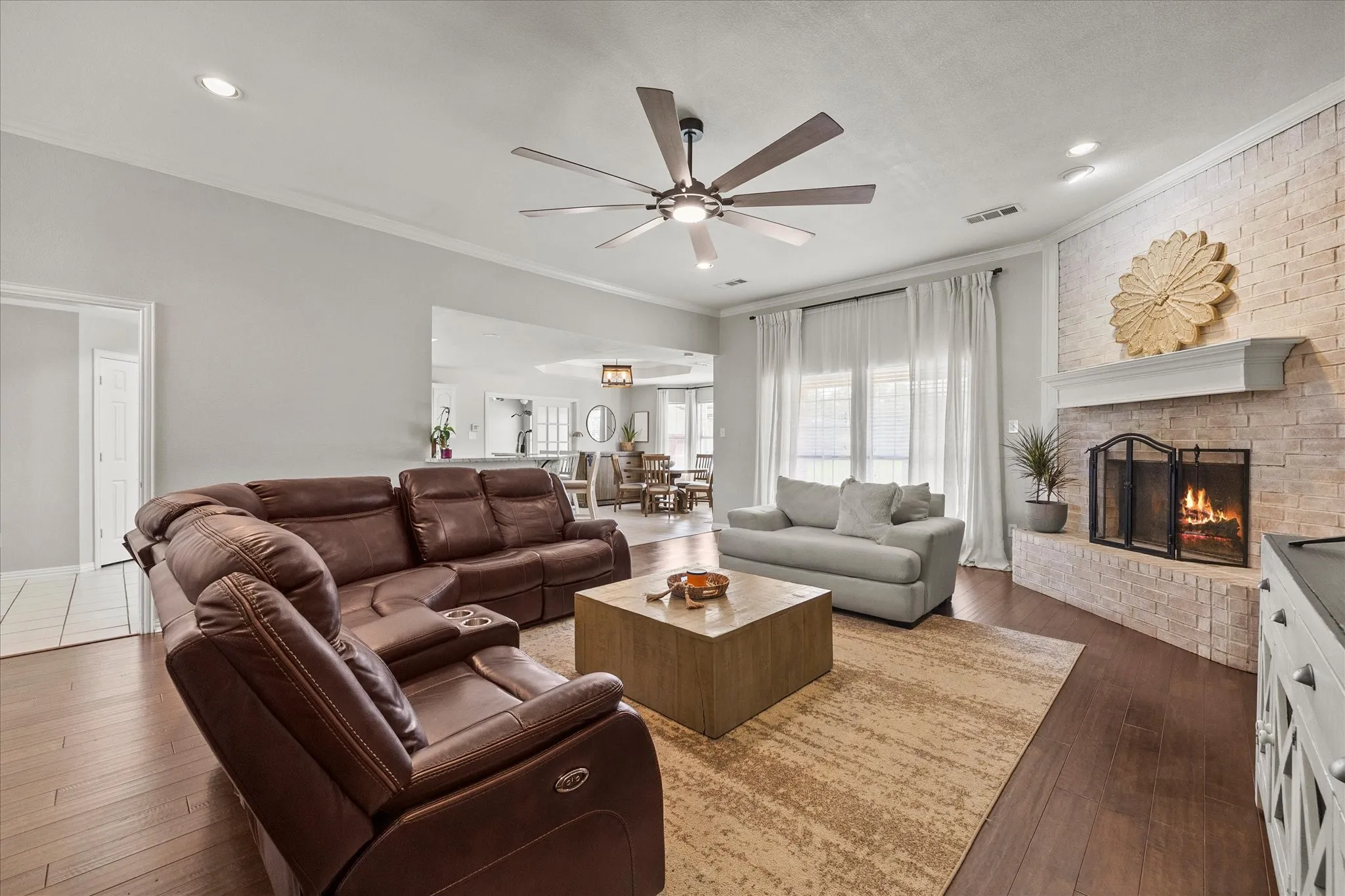 Single Family Residence For Sale in Kaufman County , 1089 Oak Hollow Lane, Combine, Texas 75159, 4 Bedroom, 4 Bathroom, 2 Garage spaces, 3,052 Sqft, built in 1999, mls#21339175, Real Estate Agent in Combine, Homes For Sale in Kaufman county, Homes For Sale in Combine, Realtor in Combine Texas, Real Estate Brokerage Independent Realty Texas, Luminita Cordes Realtor